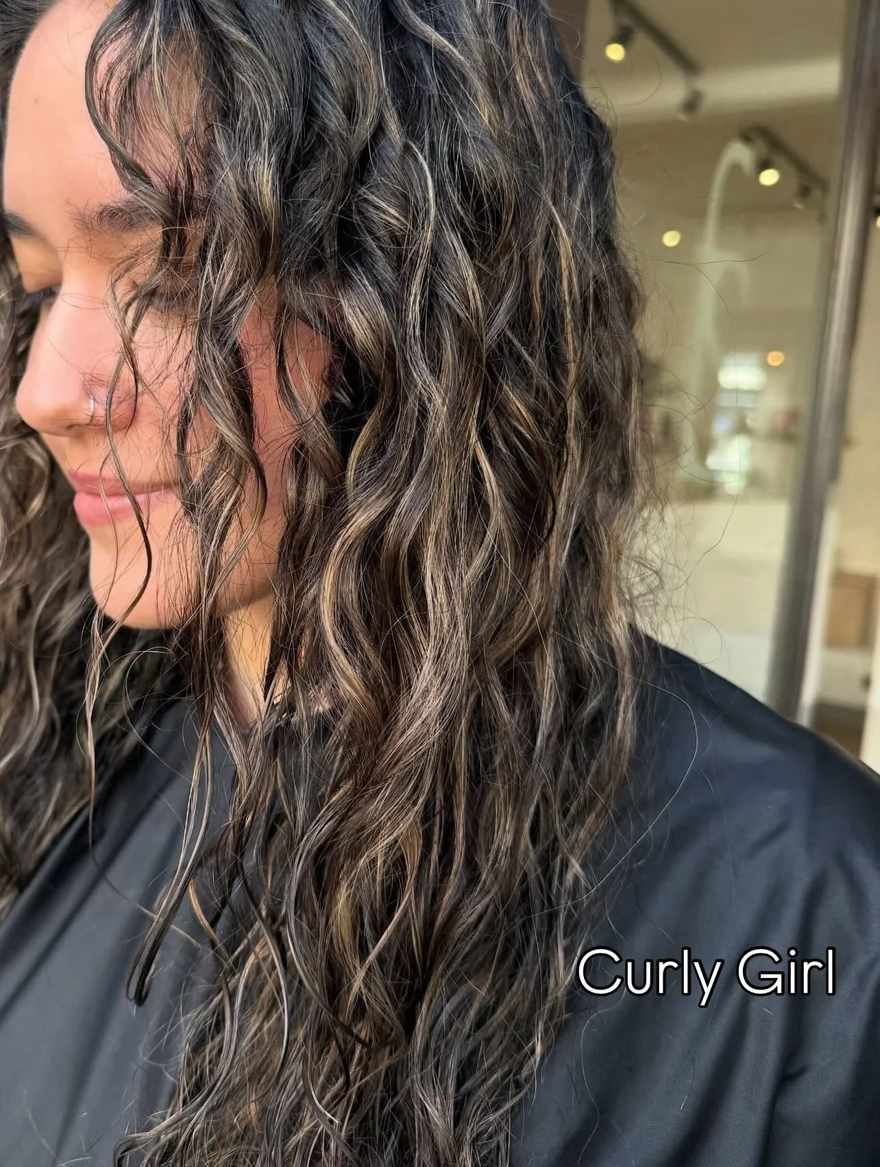 Looking for your next new look !
It might be closer than you think 💭 
Under your blow dried hair 🤔 
If you've got wavy hair, we'll find your curls using our new Curl Curl styling products ➰➿
Book your curly hair appointment now with our link above 