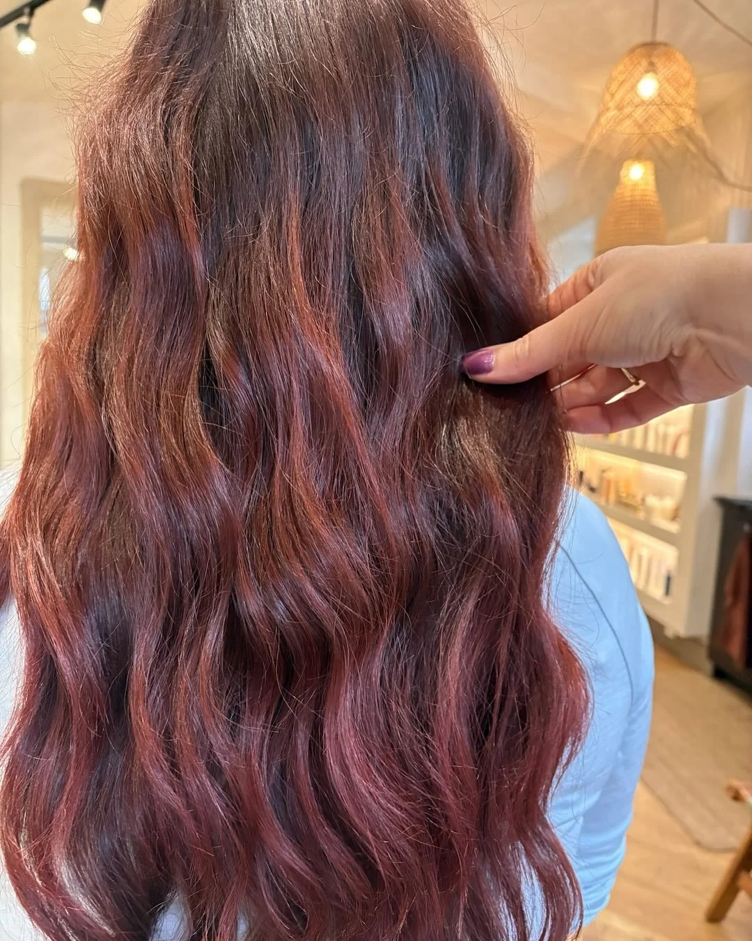 🍁 It&rsquo;s that time of year when a hair refresh is calling and red coppery tones are the perfect match for autumn. ✨
Think rich browns, warm caramel, and those cozy fall vibes. The perfect complement to your seasonal wardrobe. 🍂🔥 
Get in touch 
