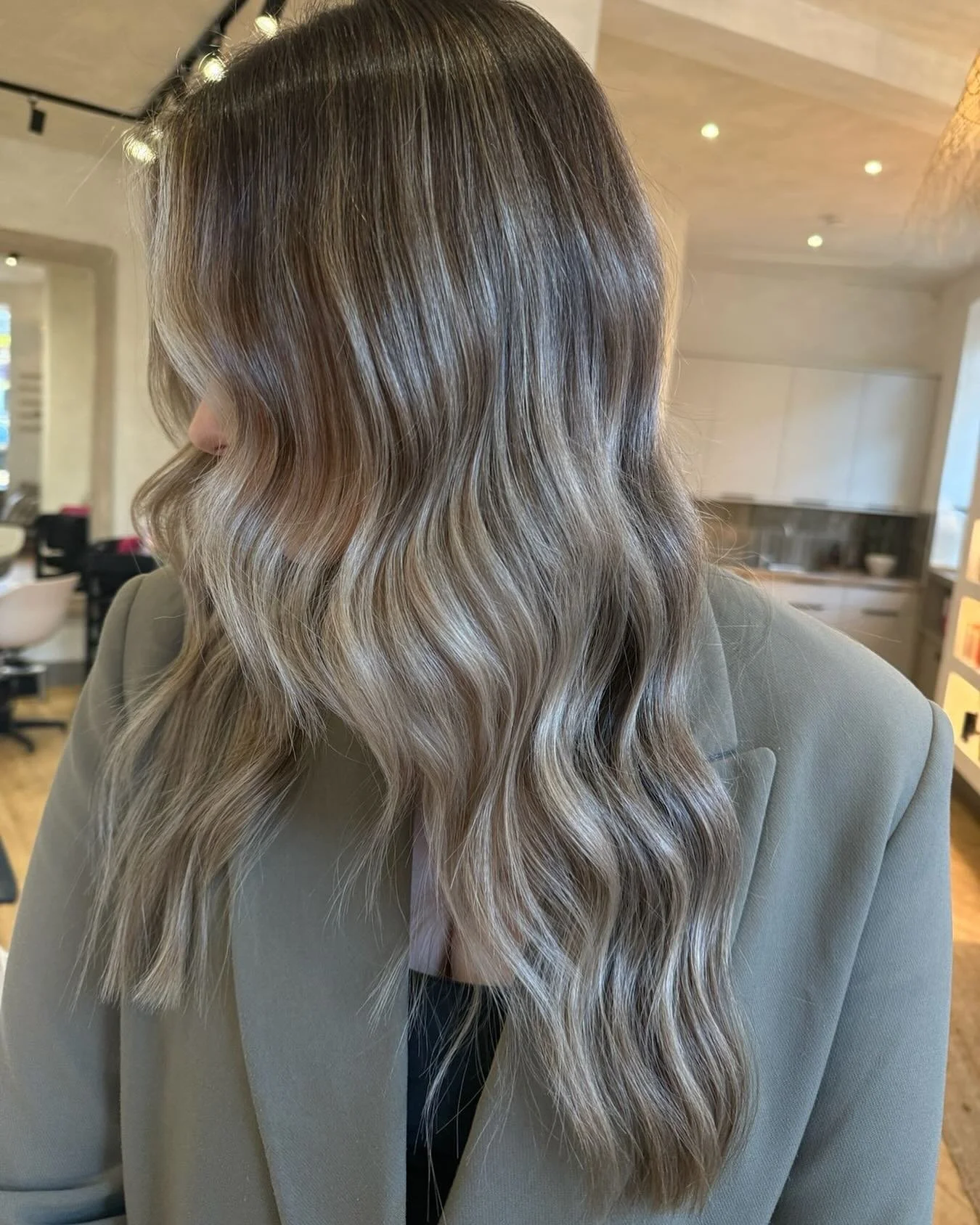 If you're looking for a new darker + warmer  blonde tone for the Autumn months ahead get in touch. 
This gorgeous colour work was created by Mia. Book in for a Reversed Balayage, an Olaplex Treatment and a Cut &amp; Blow-dry which includes a wave fin