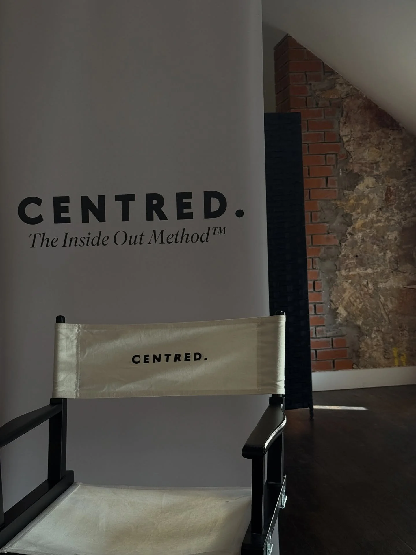@wearecentred a lovely wellness morning with @wearecentred learning about the inside out method. 

Learning the art of scalp massage, understanding hair loss and over all wellbeing. 

Followed by a restorative sound bath with @sound_bath_edinburgh 🧘