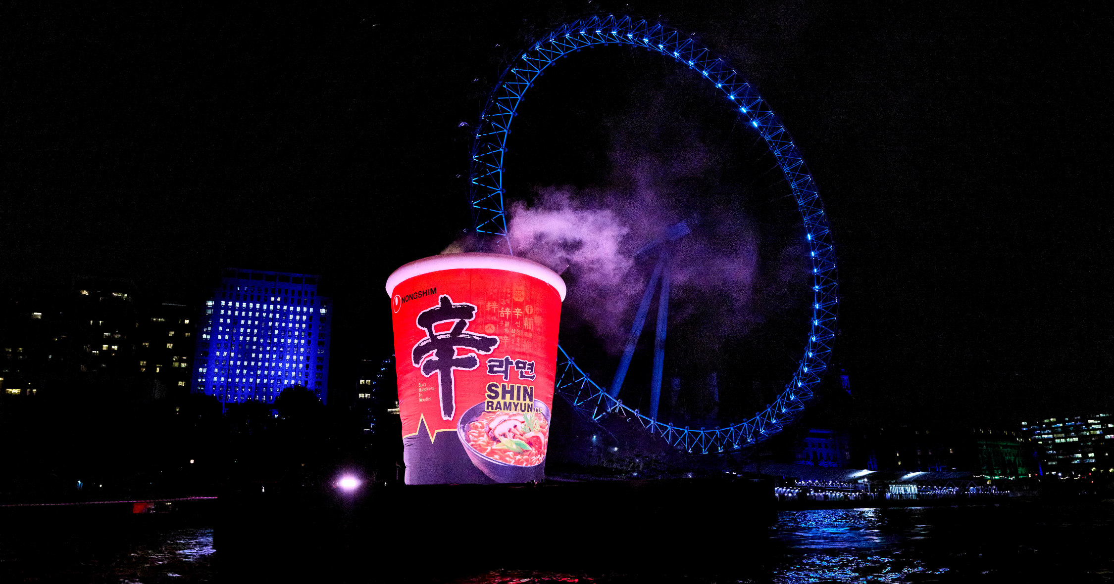 Shin_Ramyun_Thames_London_brand_activation_2.png