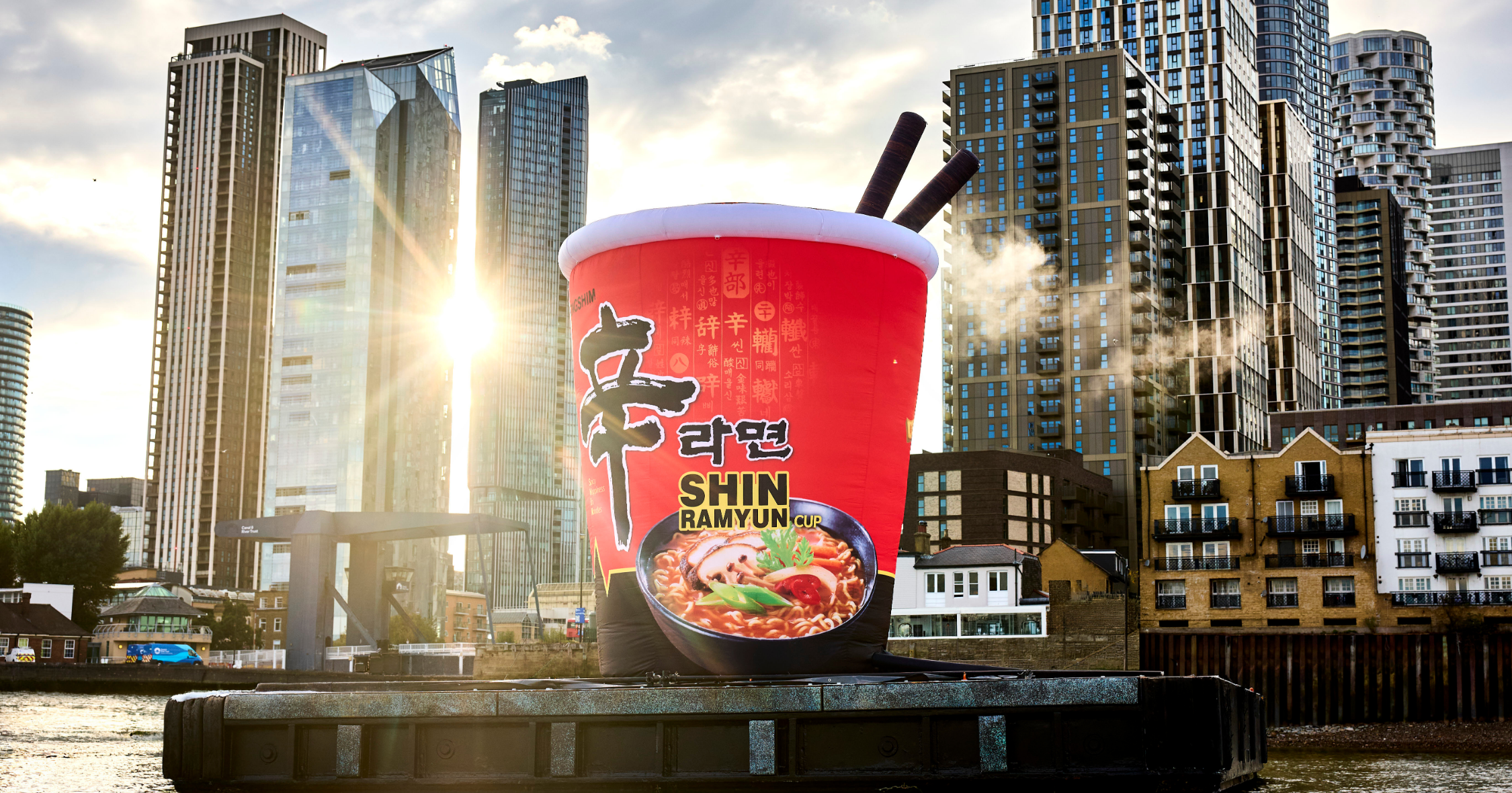 Shin_Ramyun_Thames_London_brand_activation_5.png