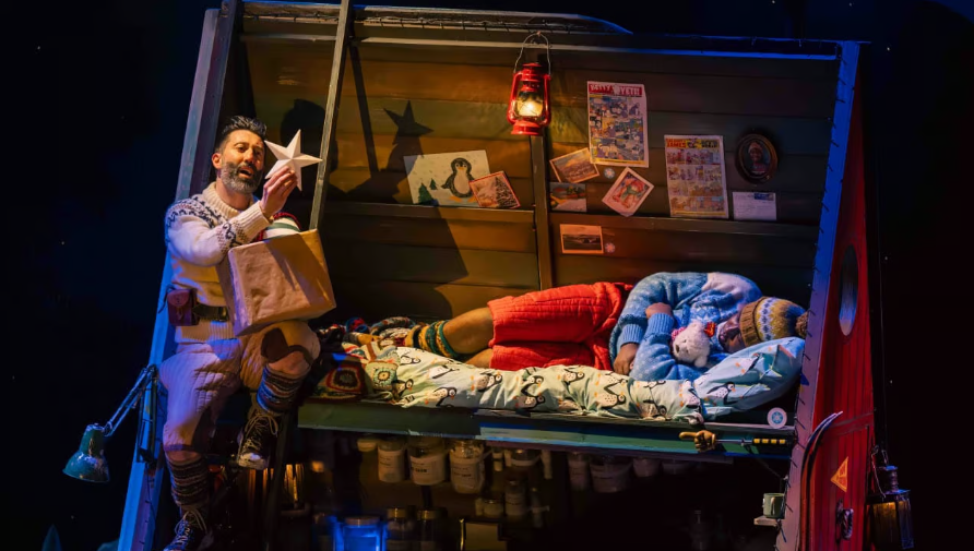 Observing the Behind the Scenes of Amy Leach's Mr Snow