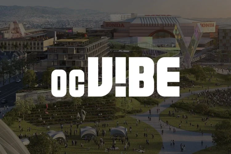 An aerial view of a large outdoor event with many people, green park space, and modern buildings, including a prominent Honda building in the background. The text OCULBE overlays the image.