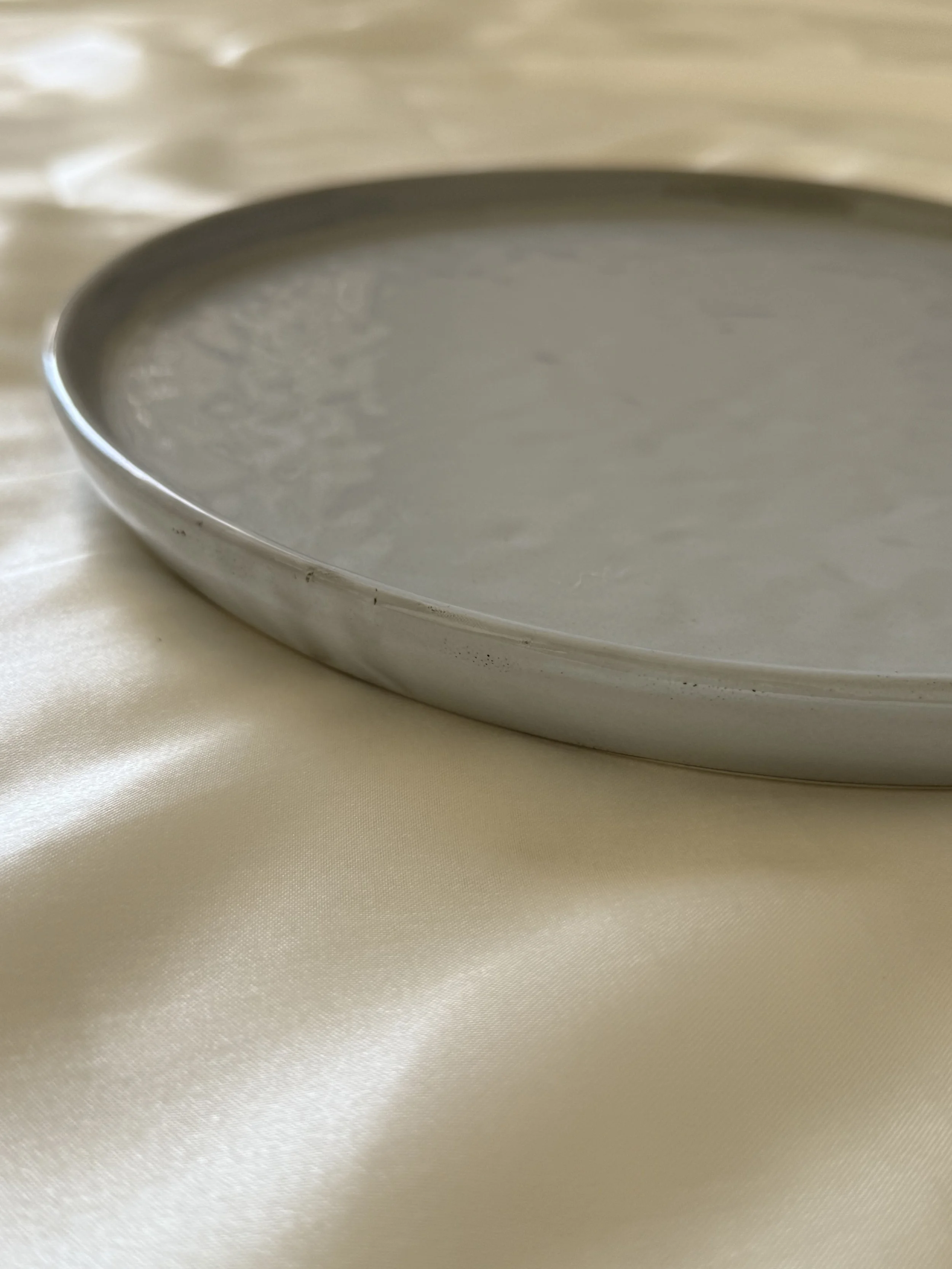 Rim of plate on silk.jpeg