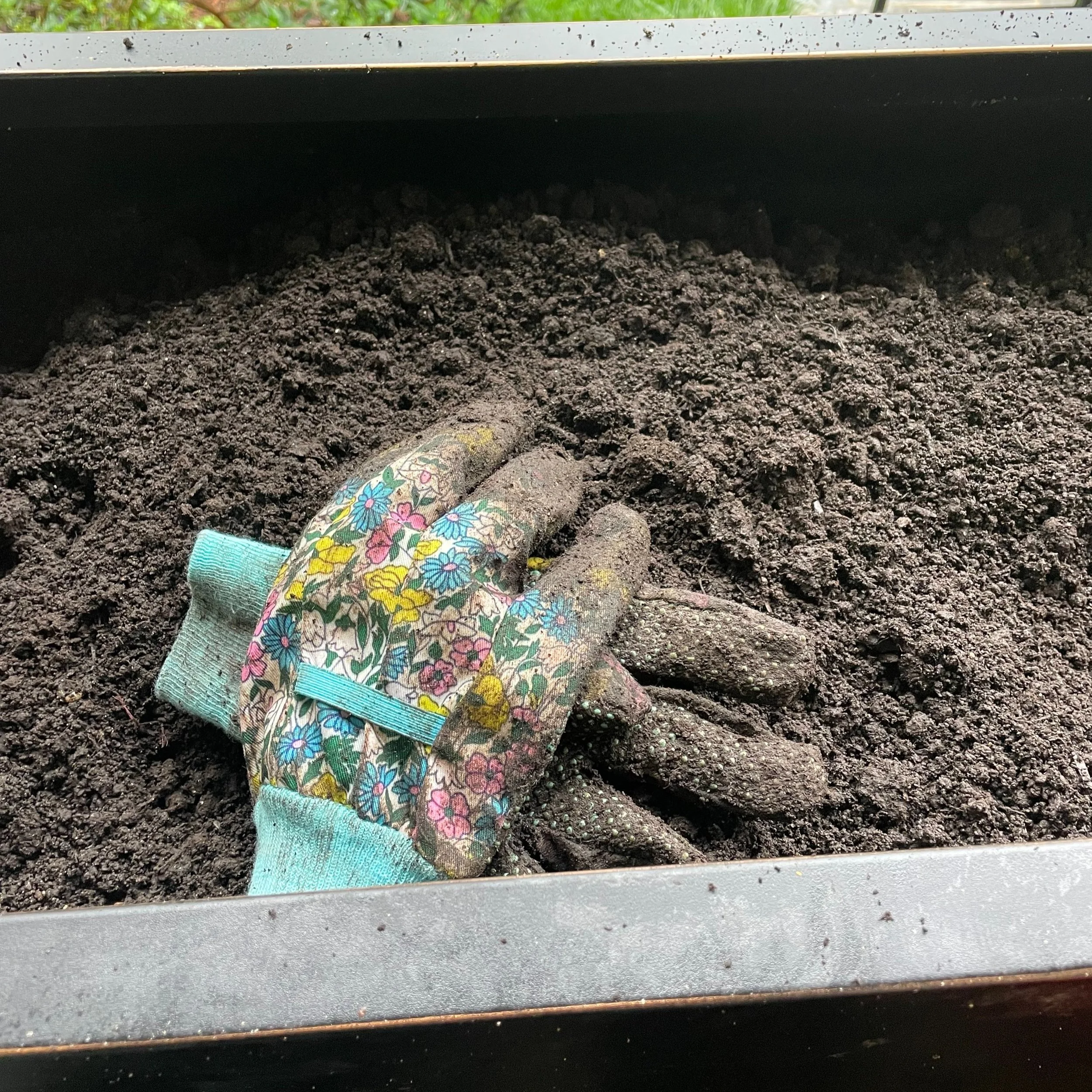 Custom organic loamy vegetable soil blend