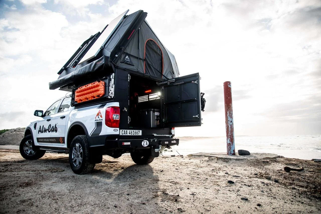 alu-cab-modcap-dc-camper-for-mid-size-5-beds__25591.jpg