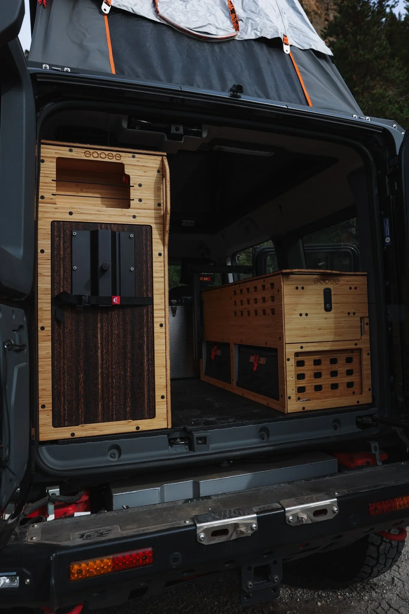 ineos-grenadier-2024-present-1st-gen-venture-series-roof-conversion-interior-rci-8491240.webp