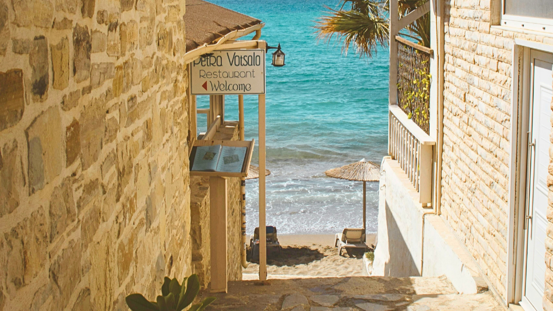 Alley to the sea in Crete