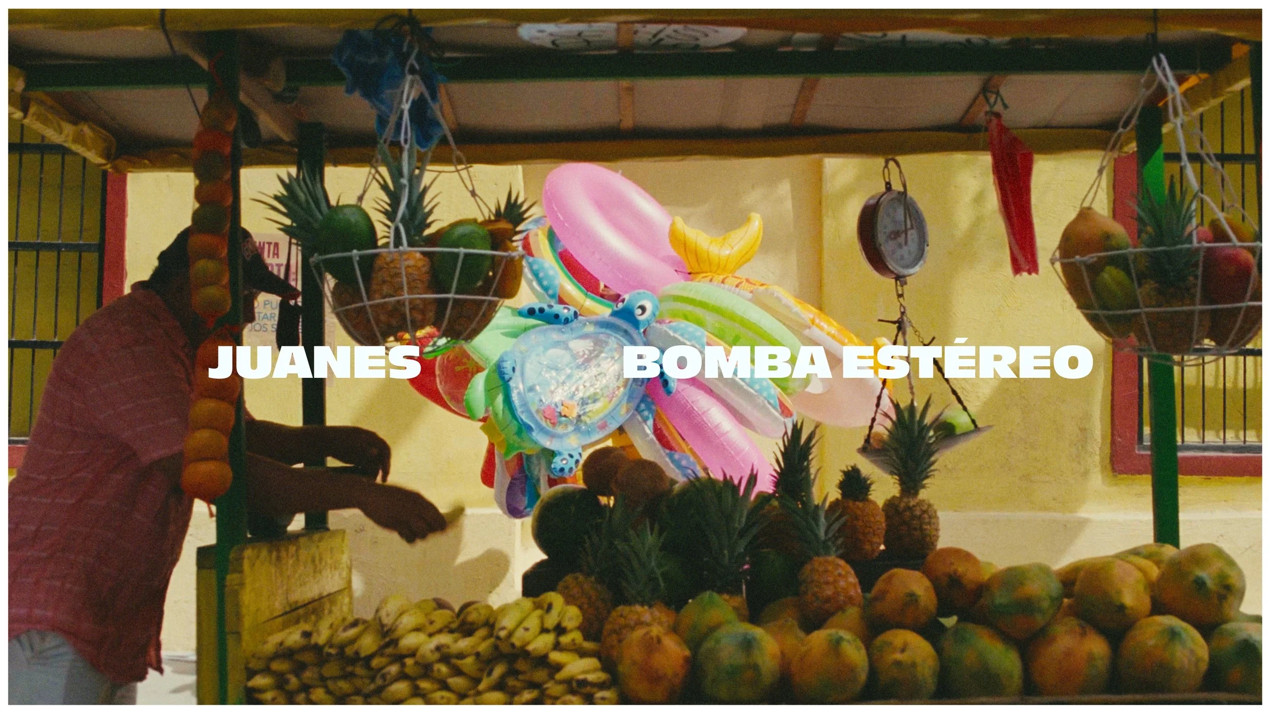 Juanes, Bomba Estéreo - Muérdeme