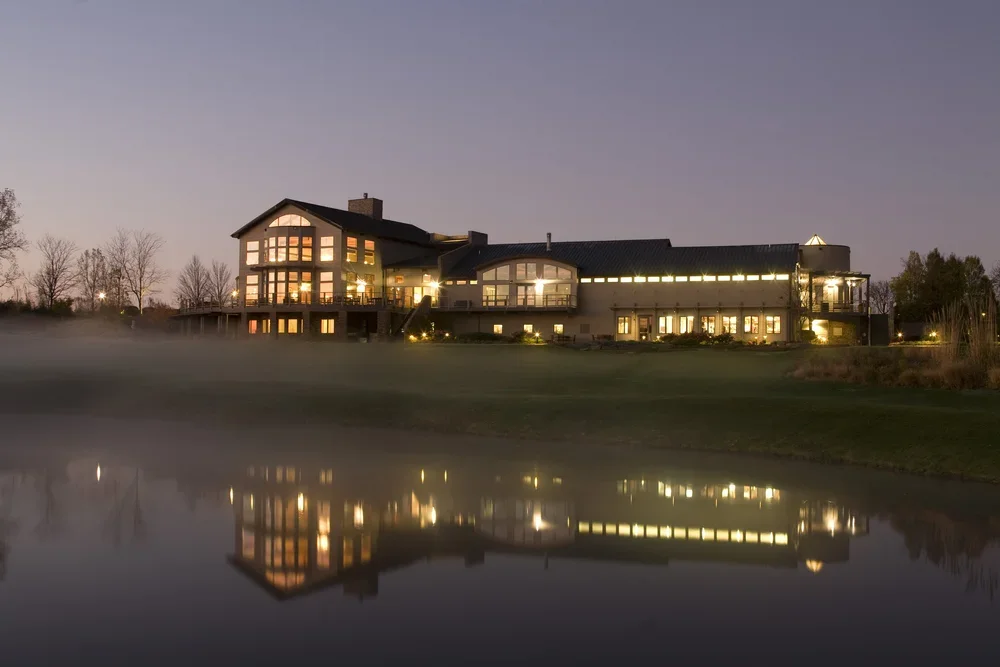 VN-Clubhouse_At_Night.webp