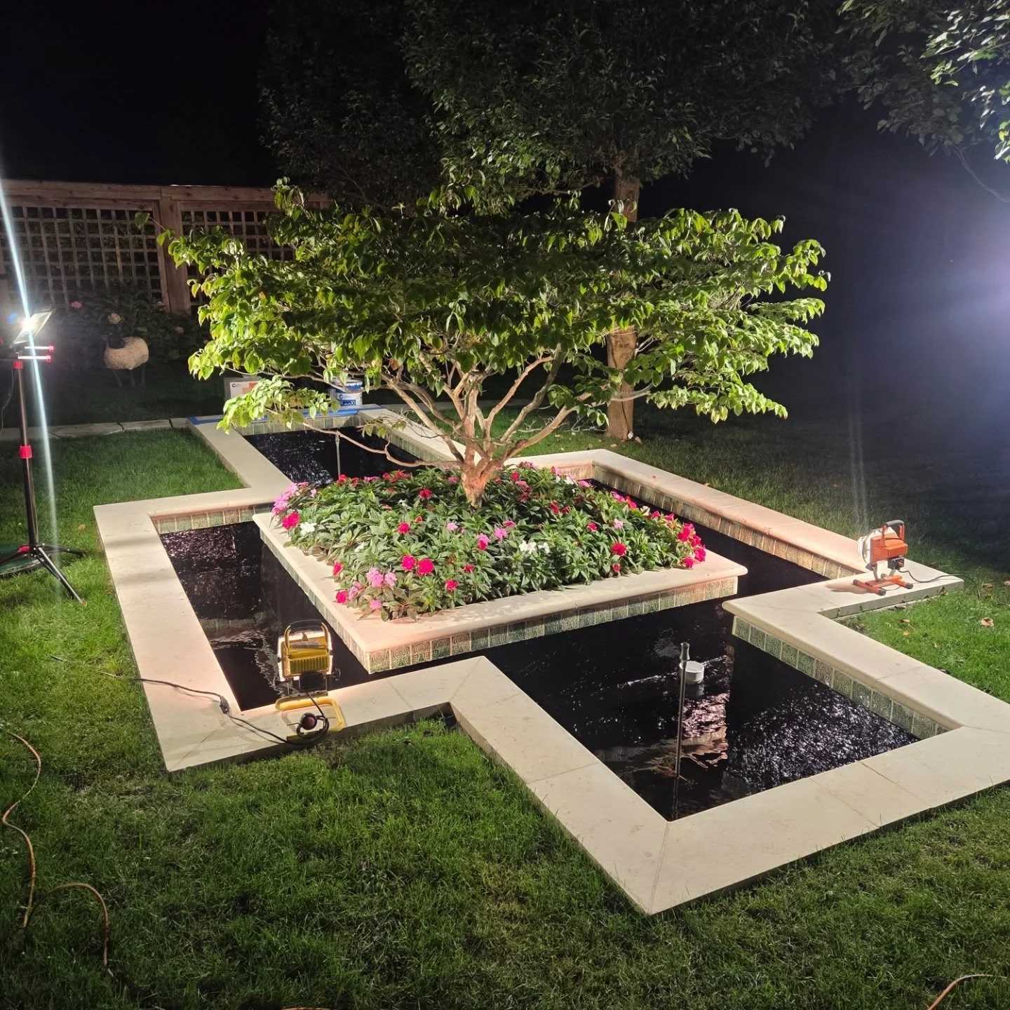 There's nothing like doing a waterproofing job until 3am! #fountain#fountains#aquatic#aquatics#pools#swimmingpool#designbuild