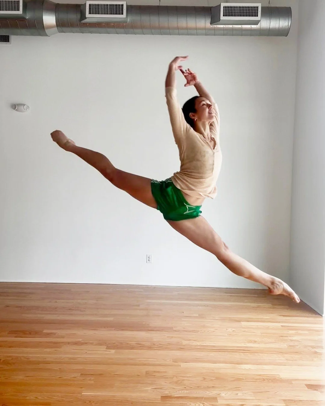 Meet Elizabeth, the heart behind Brookhaven Dance.

Elizabeth began dancing at age six and trained in classical ballet through her childhood and teen years, later performing with Atlanta Ballet and many of Atlanta&rsquo;s leading contemporary compani