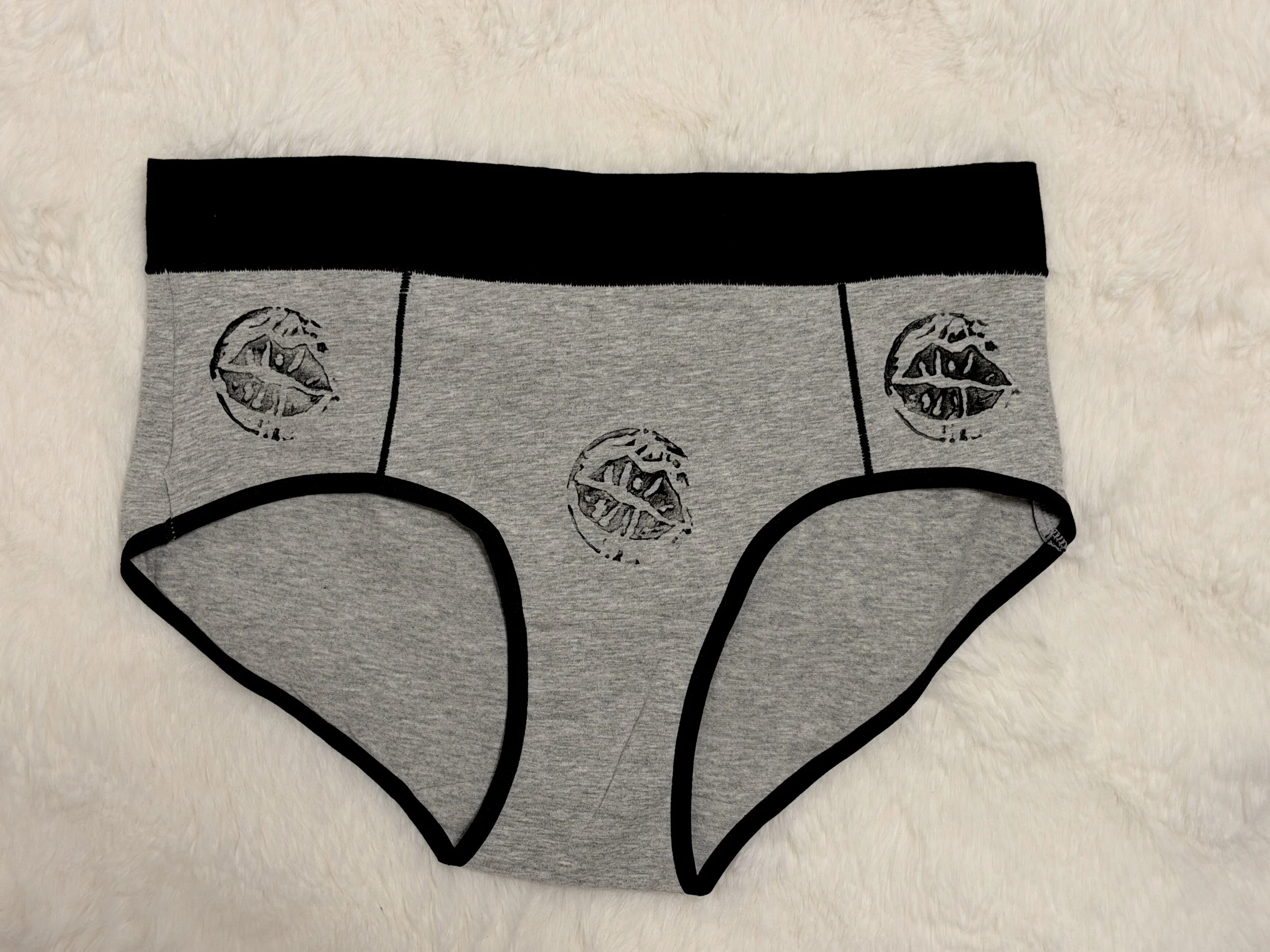 KissiesPanties.GrayM.JPG