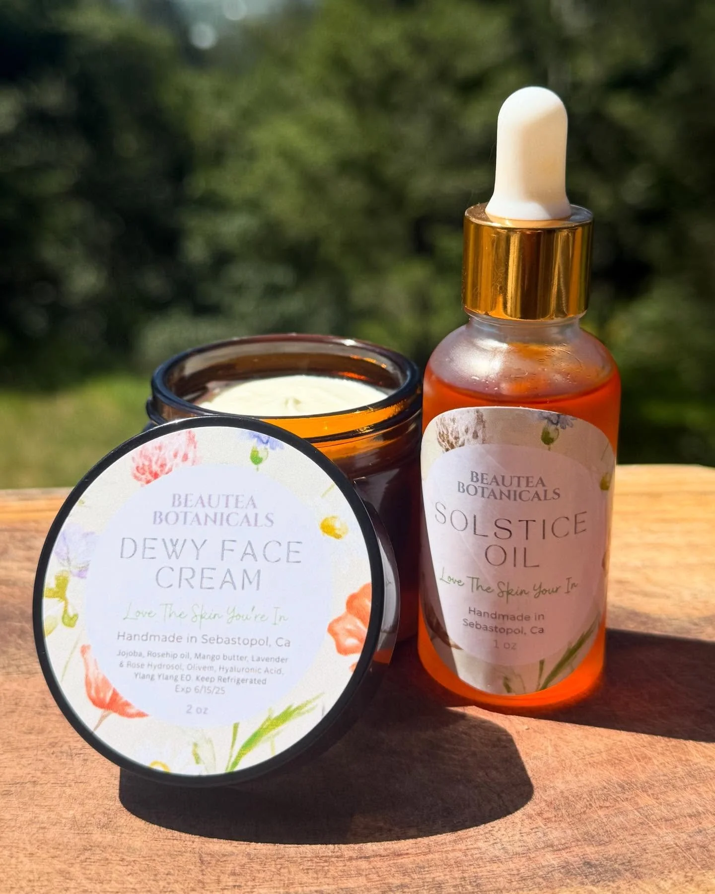 Meet your new skincare BFFs! Solstice oil and Dewy Face Cream join forces to deliver supreme glow and hydration. Rich in vitamin C, antioxidants, natural retinoids, with brightening, hydrating, and plumping agents, this power pair is a game-changer a