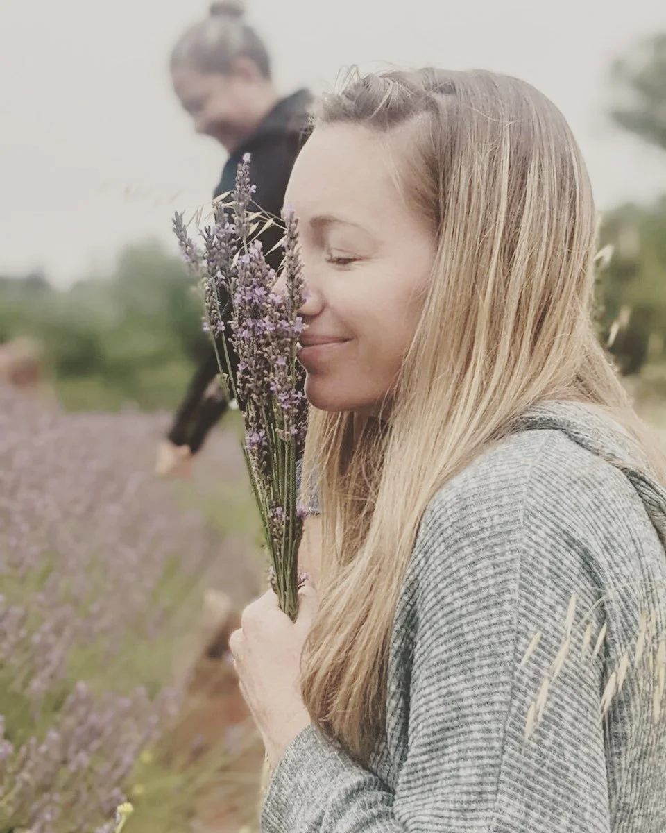 It&rsquo;s time to a slow down world, and enjoy the beauty around you 🌹🌸 💗 🌱 #findyourhappyplace #herblife2023 #herbalremedies #herbalmedicine