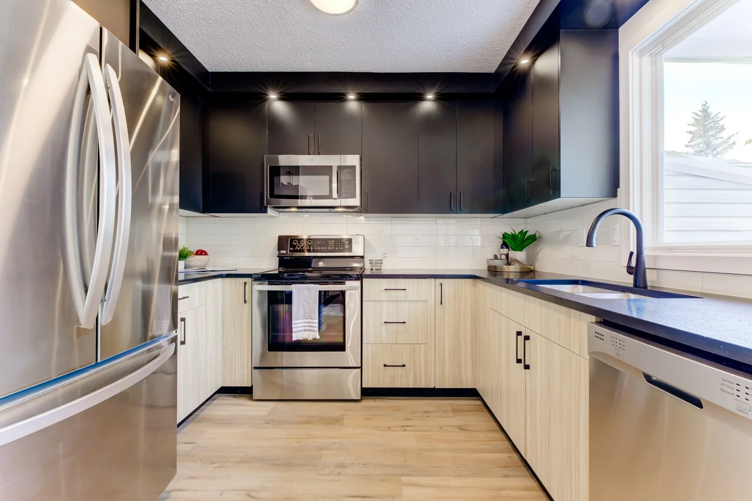 11936 145 Ave-15.jpg