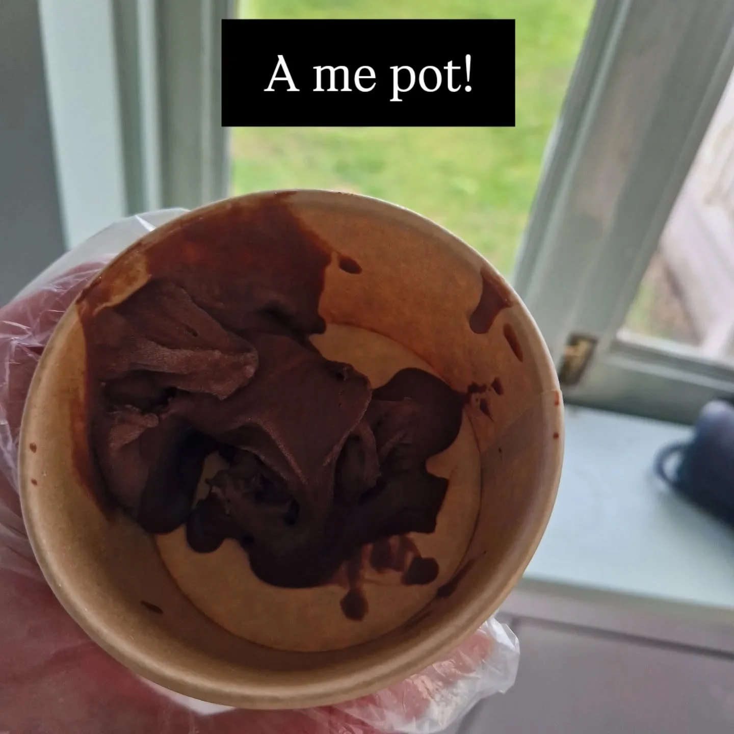 Tasting time for the dark chocolate. Always nice to have a wee bit left aftera churn.

A me pot!

#chocolategelato #darkchocolate #kingstongelato #metime❤️