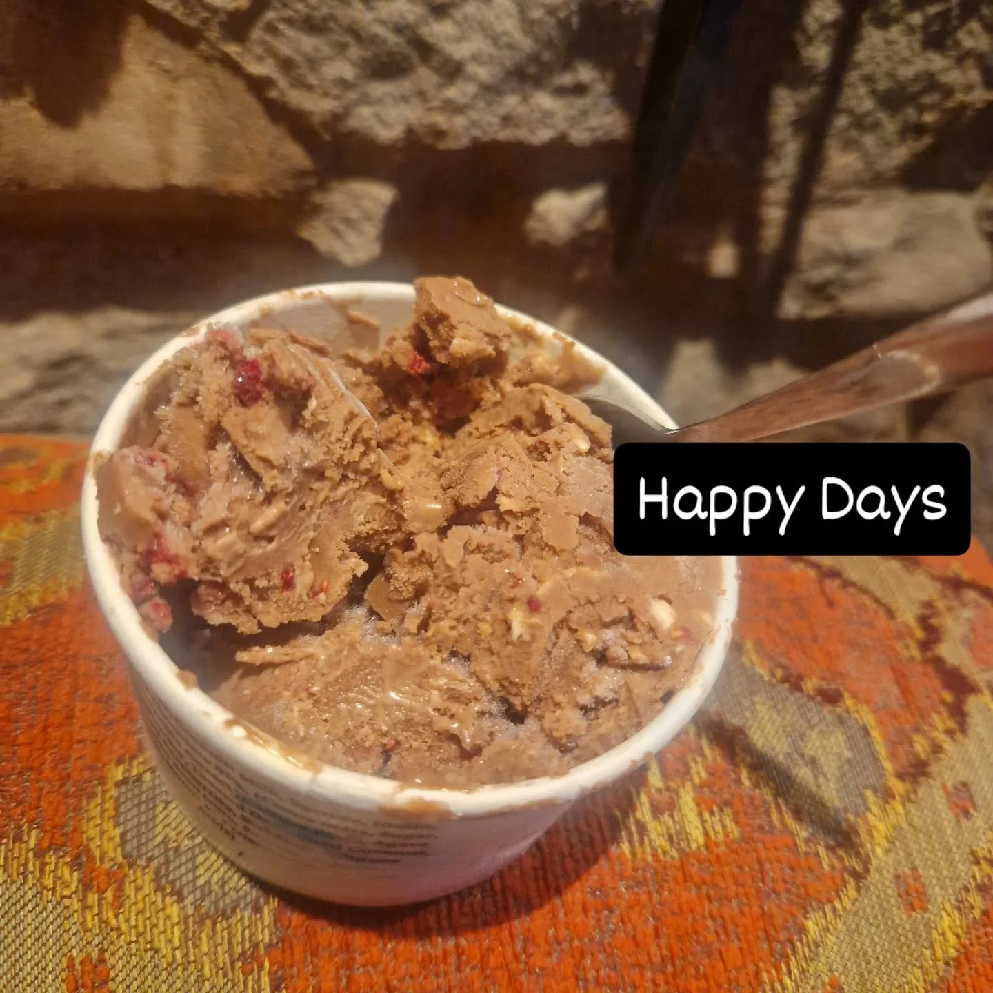 Mmmm, so worth the wait and this flavour is definitely on the repeat list.

Freeze dried raspberries
A gentle dark chocolate
Toasted coconut

Heavenly and not for sharing if you can help it.

#coconutgelato
#darkchocolate 
#kingstongelato
#dairyfree
