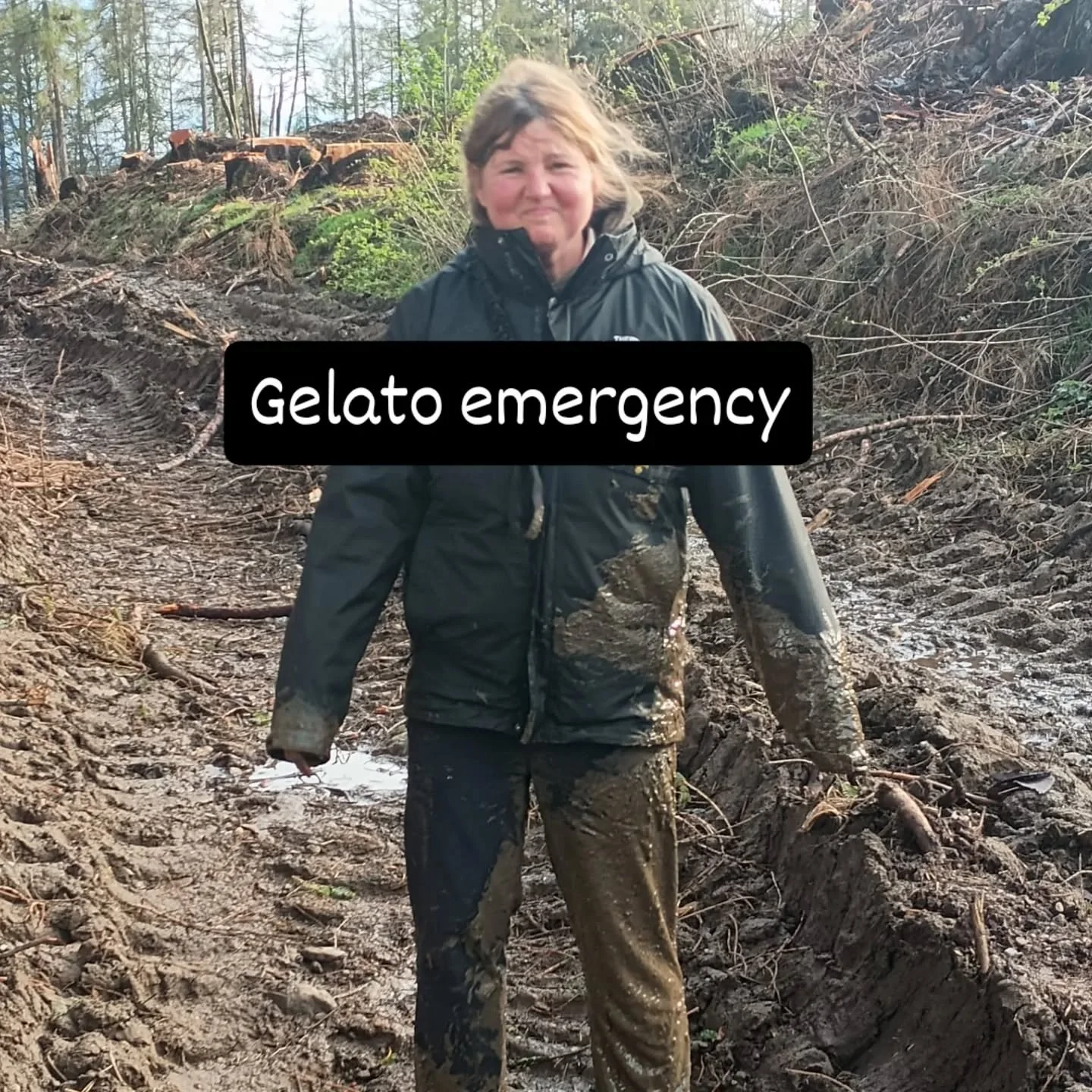 Urgh, Huntly mud on Monday. I managed to step in puddle that came right up to my waist.

Yuk.

Thankfully I had a tub of chocolate almond gelato in the car to wash away the feeling of despair - if not the smell of mud all the way home.

Could've been