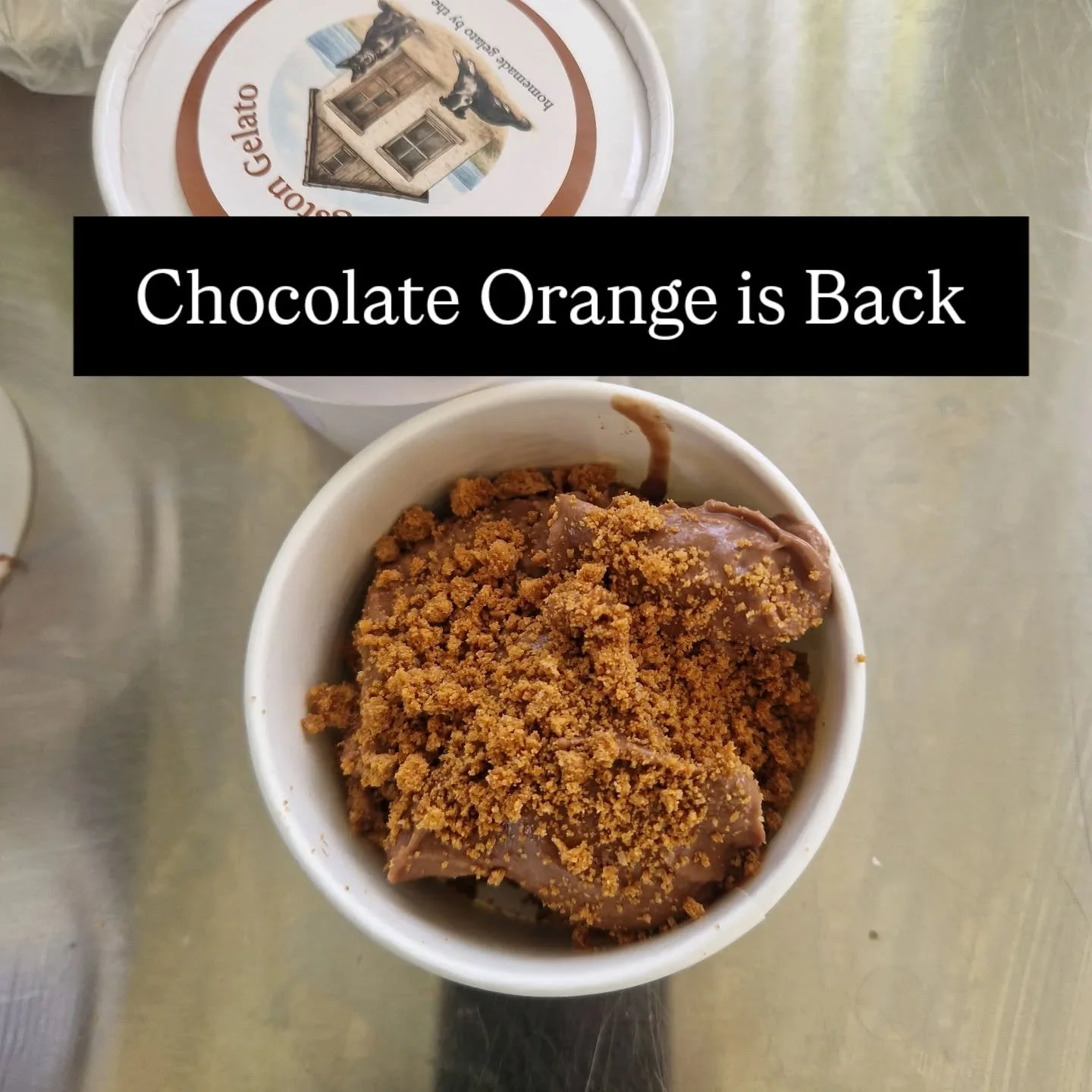 Colour match, flavour match. What's not to love?

Creamy vegan milk chocolate

Biscoff crunchy bits.

Yay.

#chocolateheaven #chocolateorange #homemade #dairyfree #shoplocal
