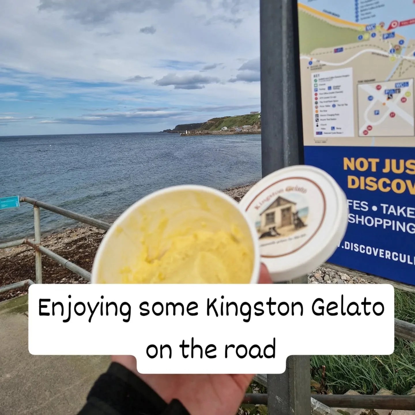 Over in Cullen to try out some pizza and thankfully I packed the spoons to share a big tub of gelato.. 

Even for a chocolate lover the Mango &amp; Passionfruit never fails to delight.

#cullen #seaside #visitscotland #weekendvibes #kingstongelato