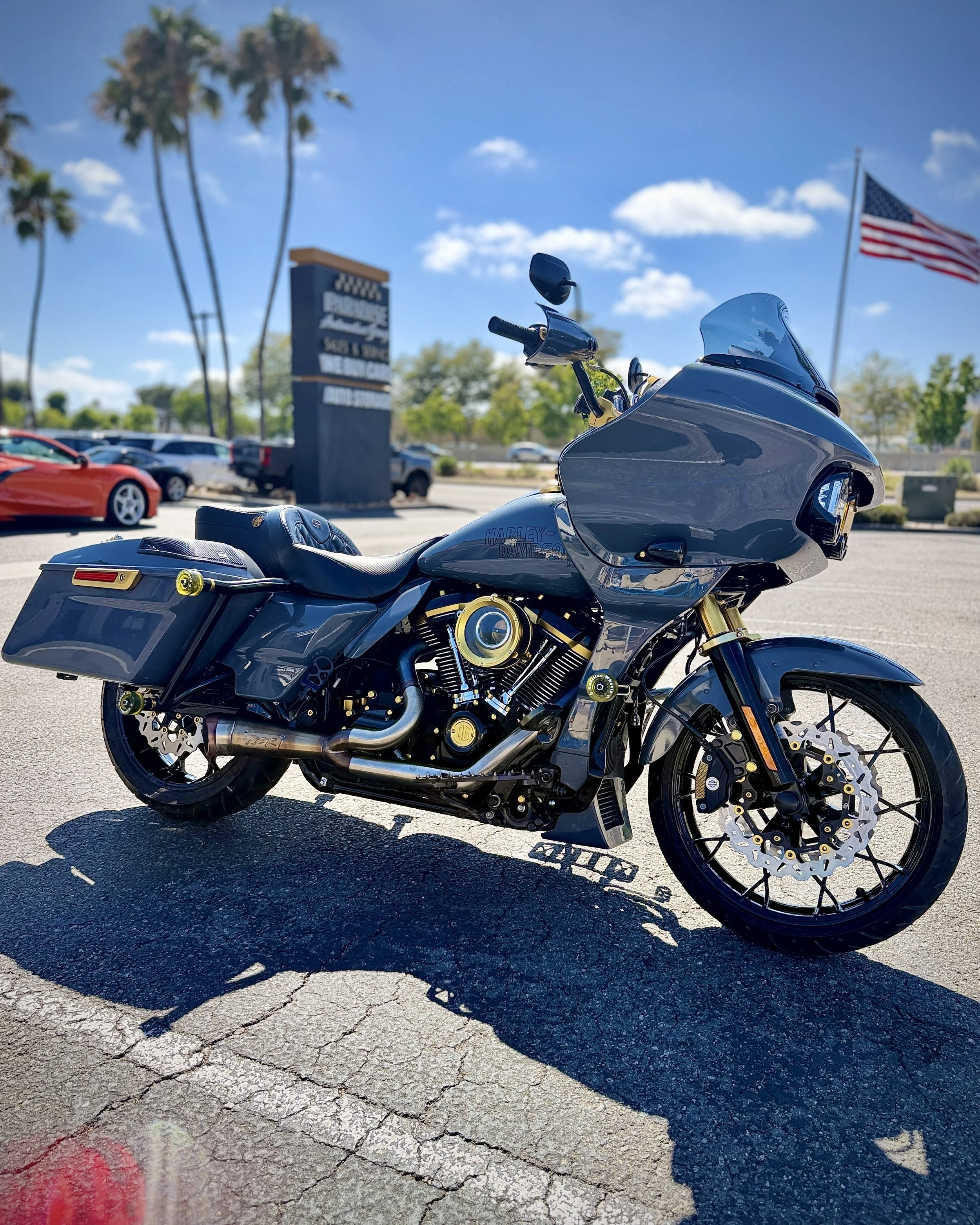 Custom Harley Davidson Road Glide ST