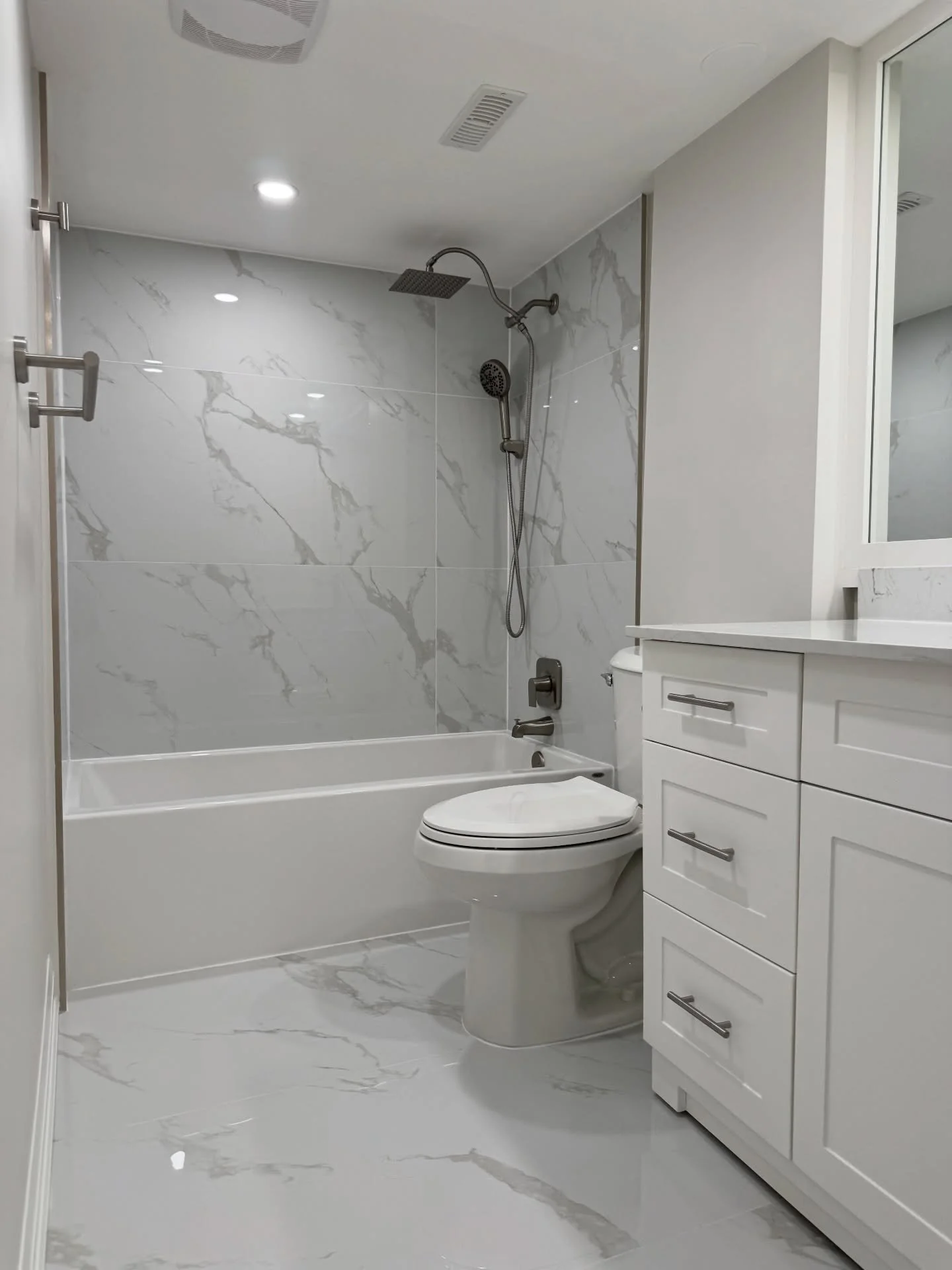 Basement bathroom transformation ✨
From dark and dated to bright, modern, and fully refreshed.

Swipe 👉 to see the before (last slides)
Another quality basement renovation by Finished Basements Toronto  #finishedbasementstoronto 
#BasementRenovation