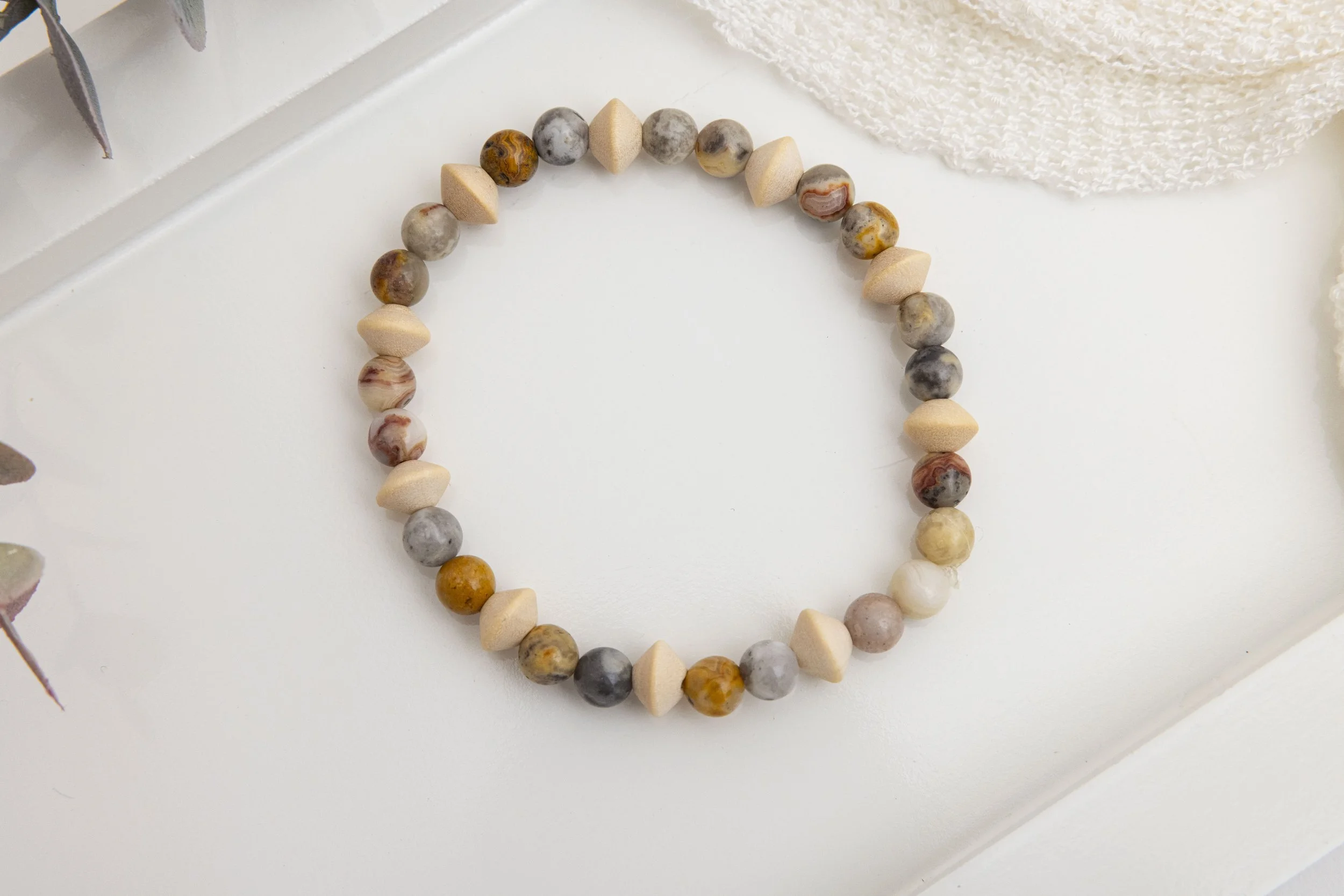 Small Mexican Agate with bicone-fond avec châle_10A4274.jpg