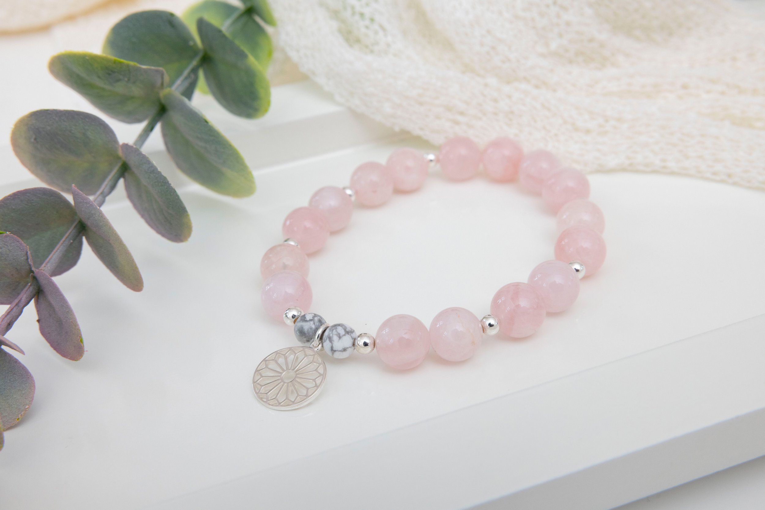 Bracelet Quartz Rose & Howlite avec Argent Sterling et Breloque Géométrique