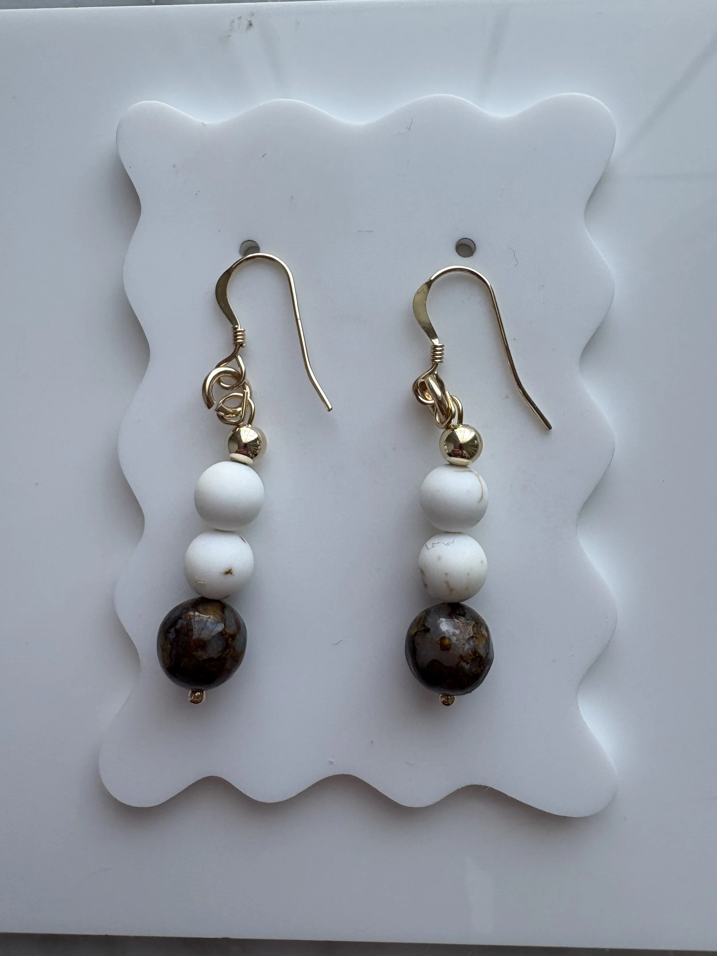 Boucles d’oreilles Magnésite & Opale Africaine – Or 14K & Argent Sterling