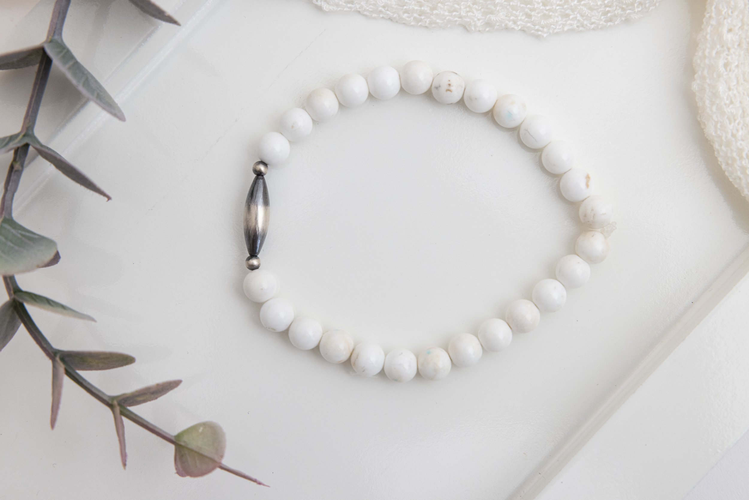 NAVAJO MAGNESITE FOND AVEC CHÂLE.jpg