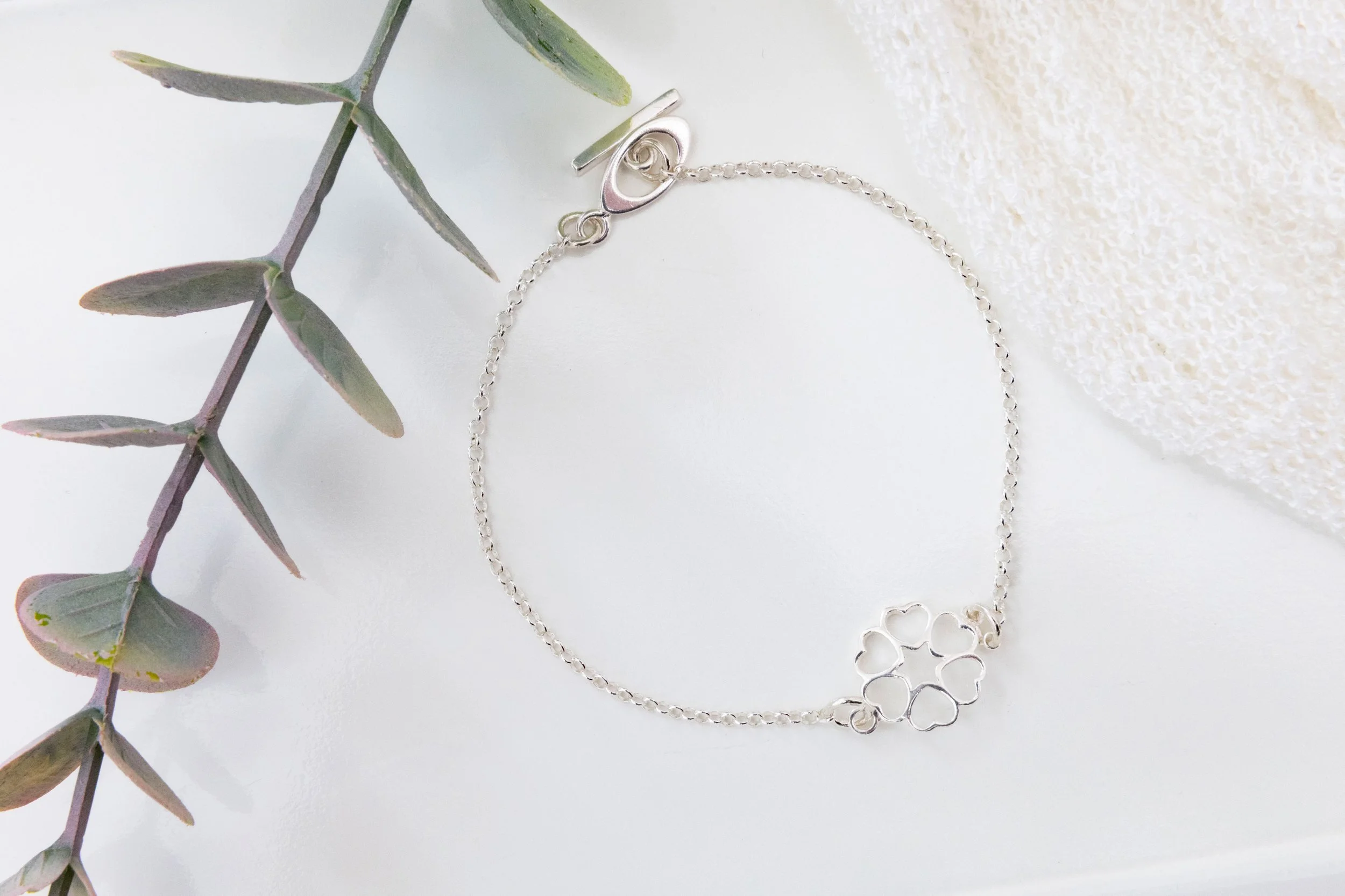 Bracelet en argent sterling avec connecteur multi-cœurs