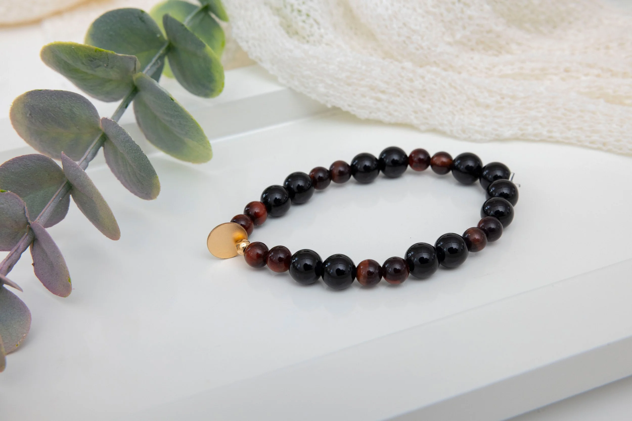 Bracelet Œil de Tigre Rouge & Onyx Noir – Or 14K