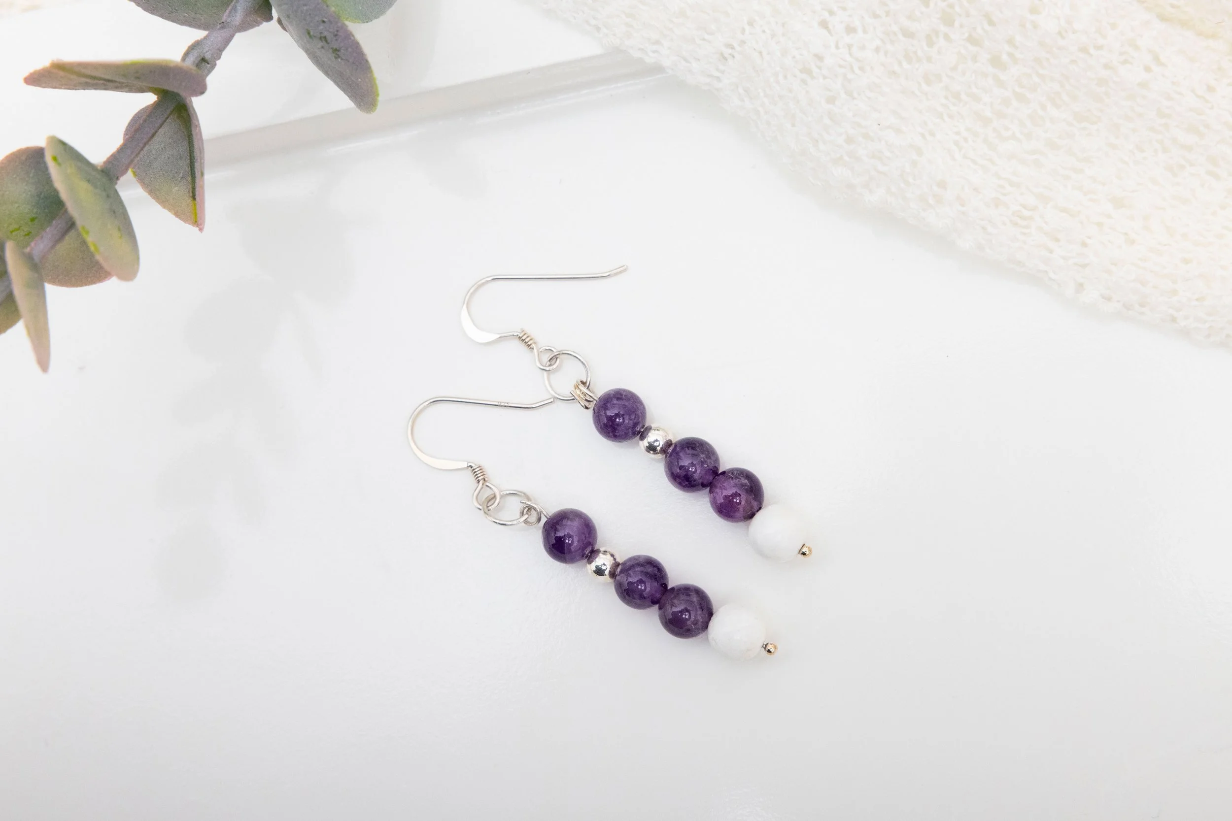 Boucles d’oreilles en améthyste & howlite blanche – Argent sterling 925