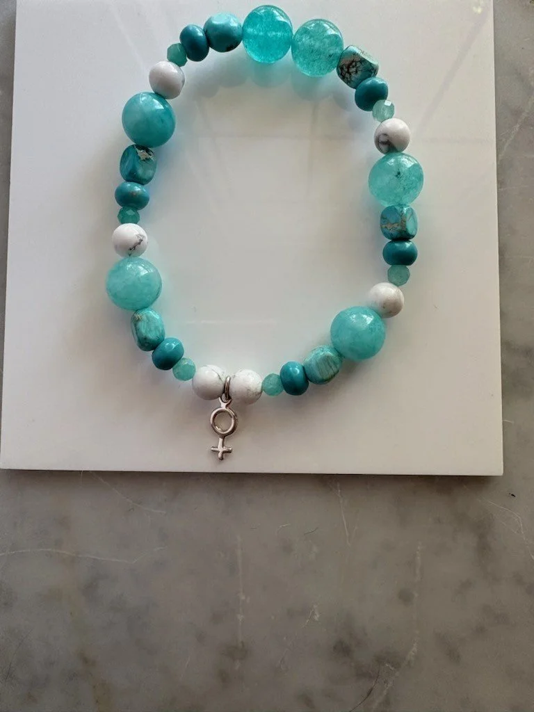 Jade arizona amazonite howlite signe féminin.jpg