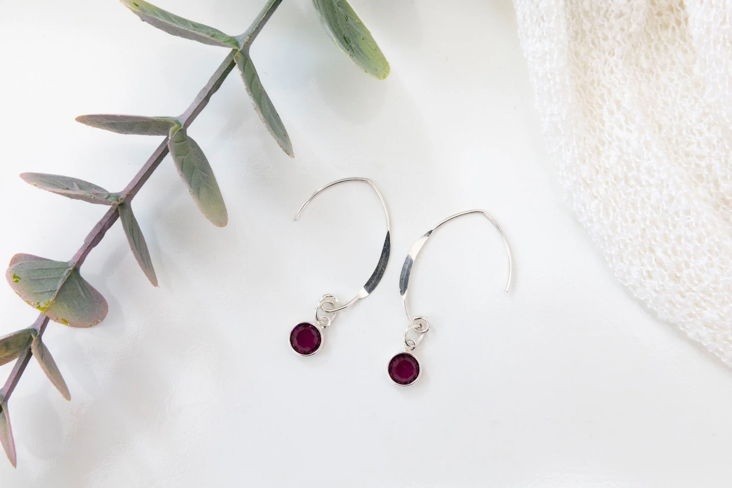 Boucles d'oreilles pendantes en argent sterling faites main avec grenat - pierre de naissance janvier