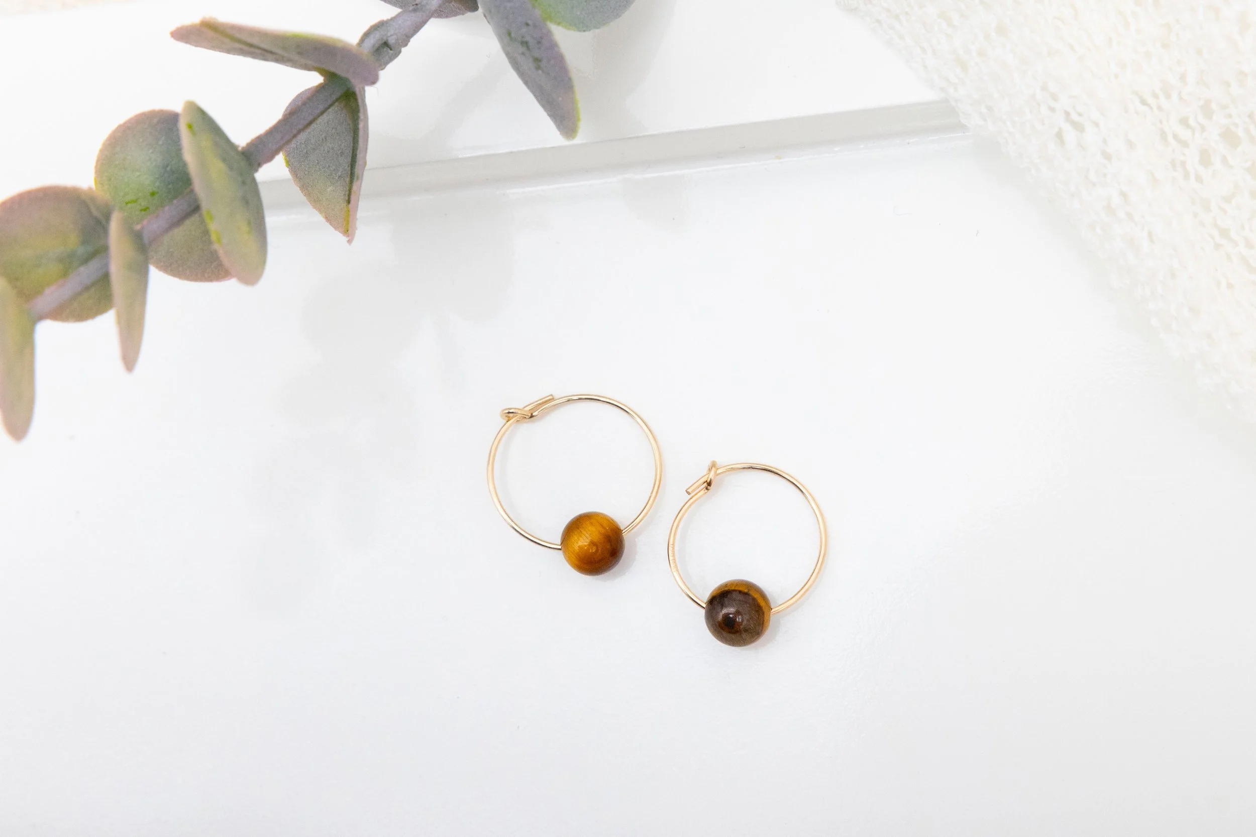 Boucles d’oreilles en or 14 K & œil de tigre jaune