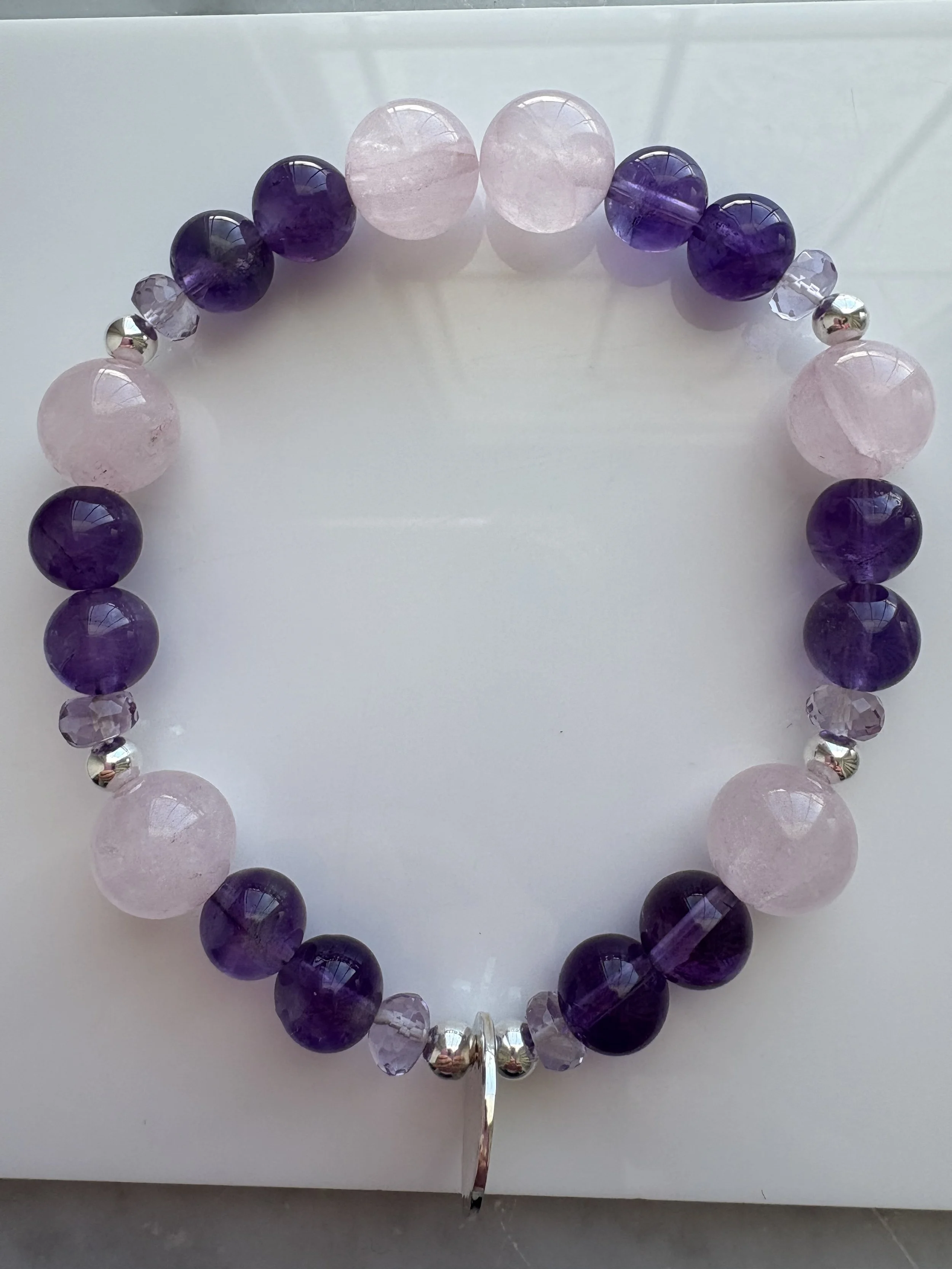 Bracelet en quartz rose et améthyste lilas