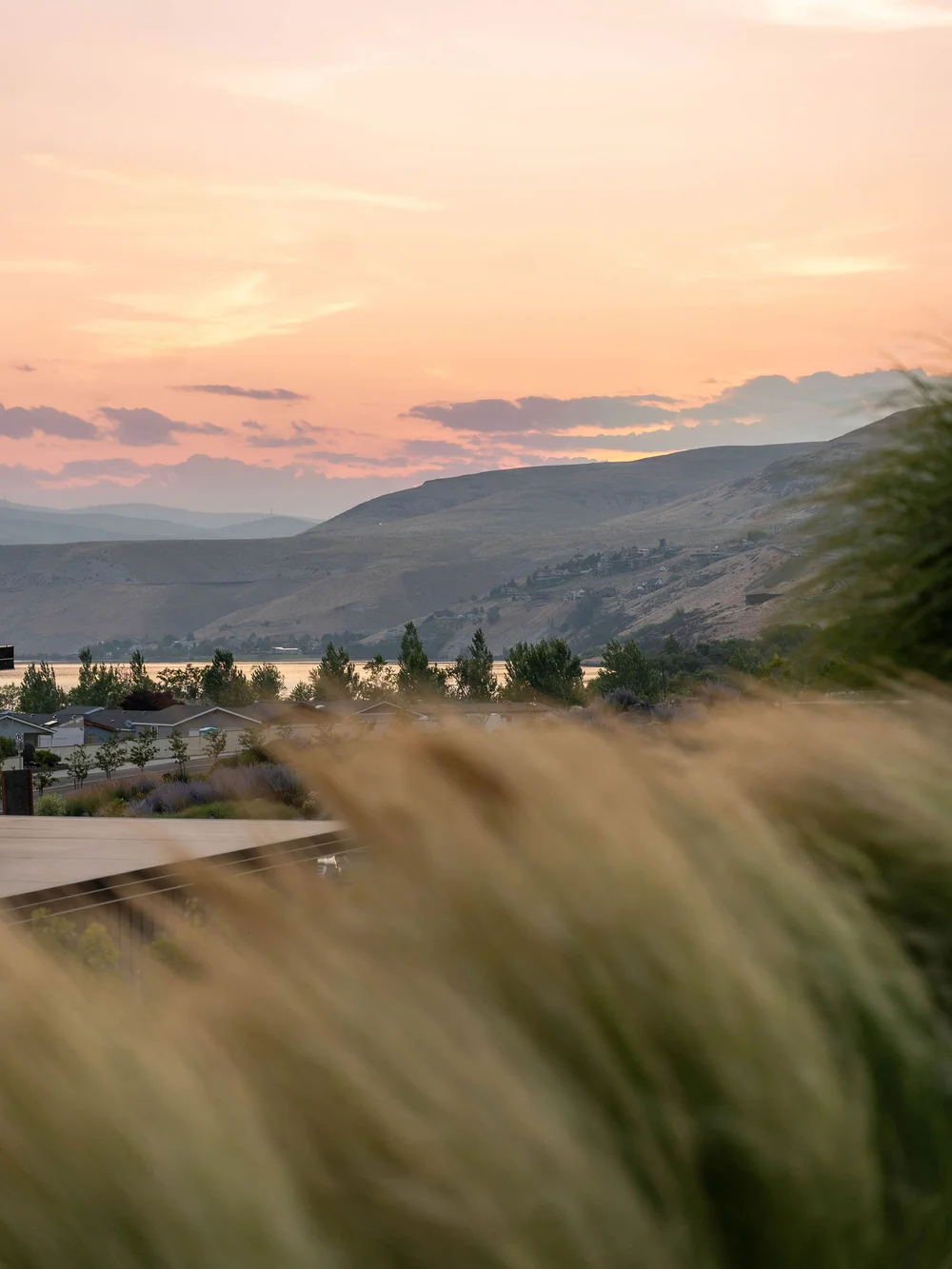 Crescentic Ridge Columbia River Luxury Homes | Crescent Ridge Resort Washington ...