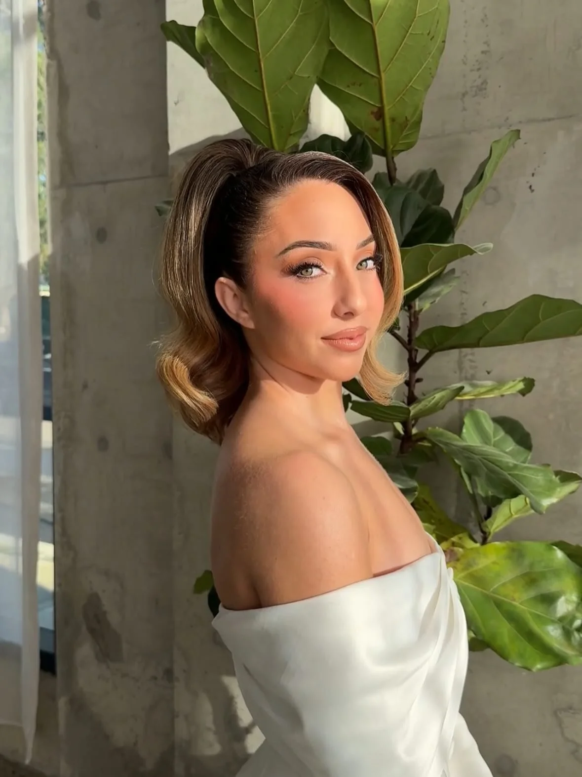 The very talented @andiasmarohair shooting in our studio. 

@hair_by_katerina__ 
@cinematiccinderella