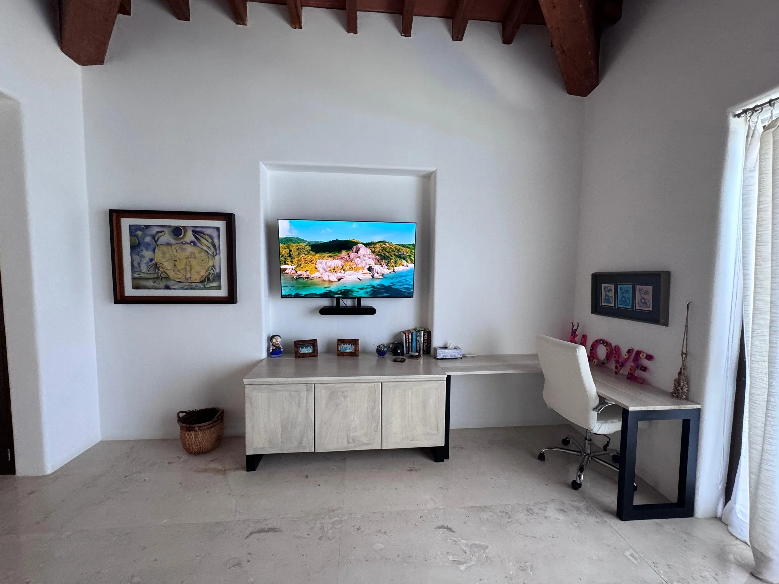 CASA TAUPA BEDROOM 1