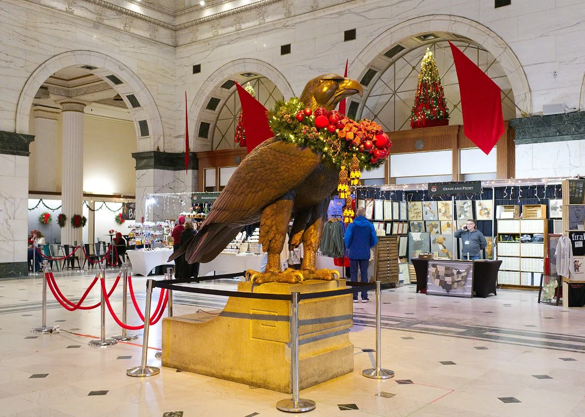 Decked Out Wanamaker Eagle Philadelphia December 2025