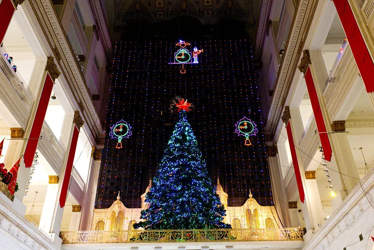 Clock Time at Wanamaker Light Show Philadelphia December 2025