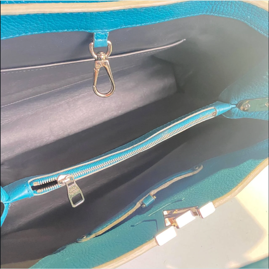 Louis Vuitton Capucines Interior.png