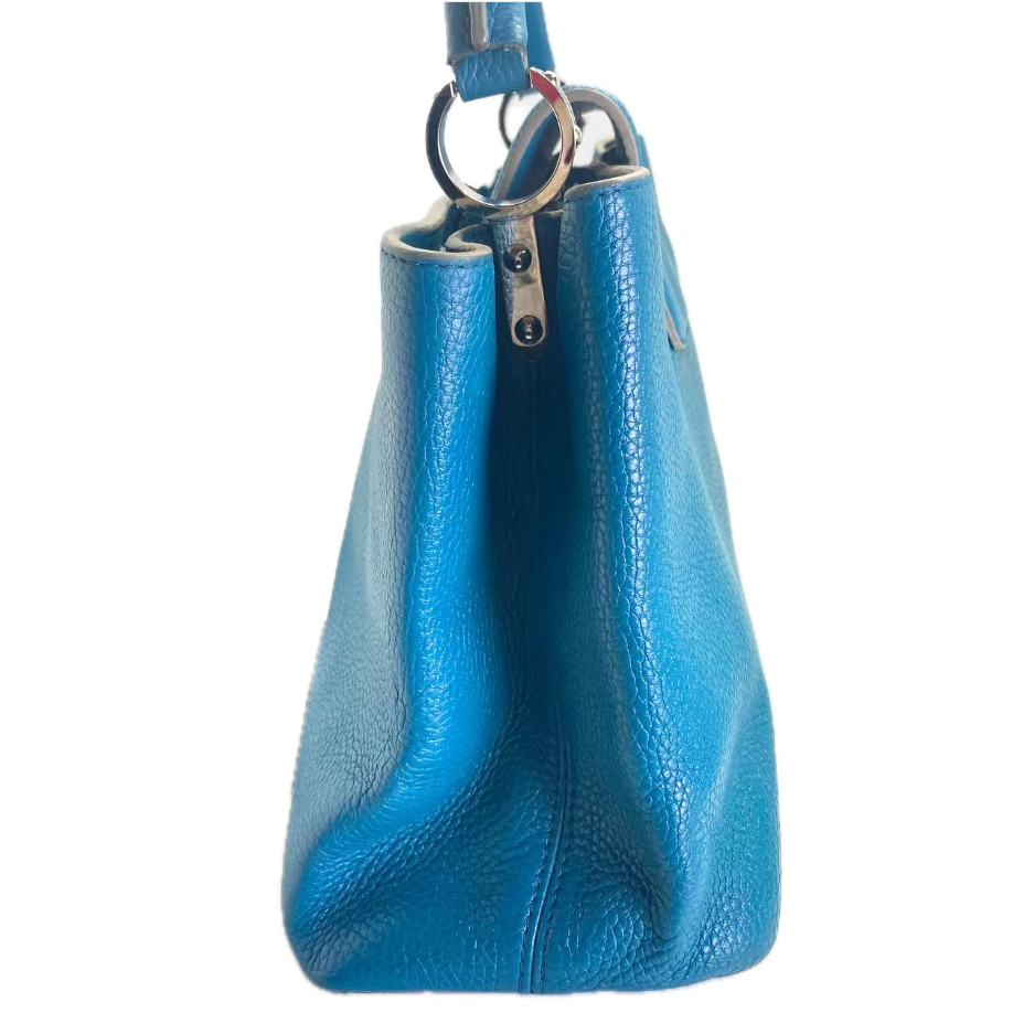 Louis Vuitton Capucines Side 1.png