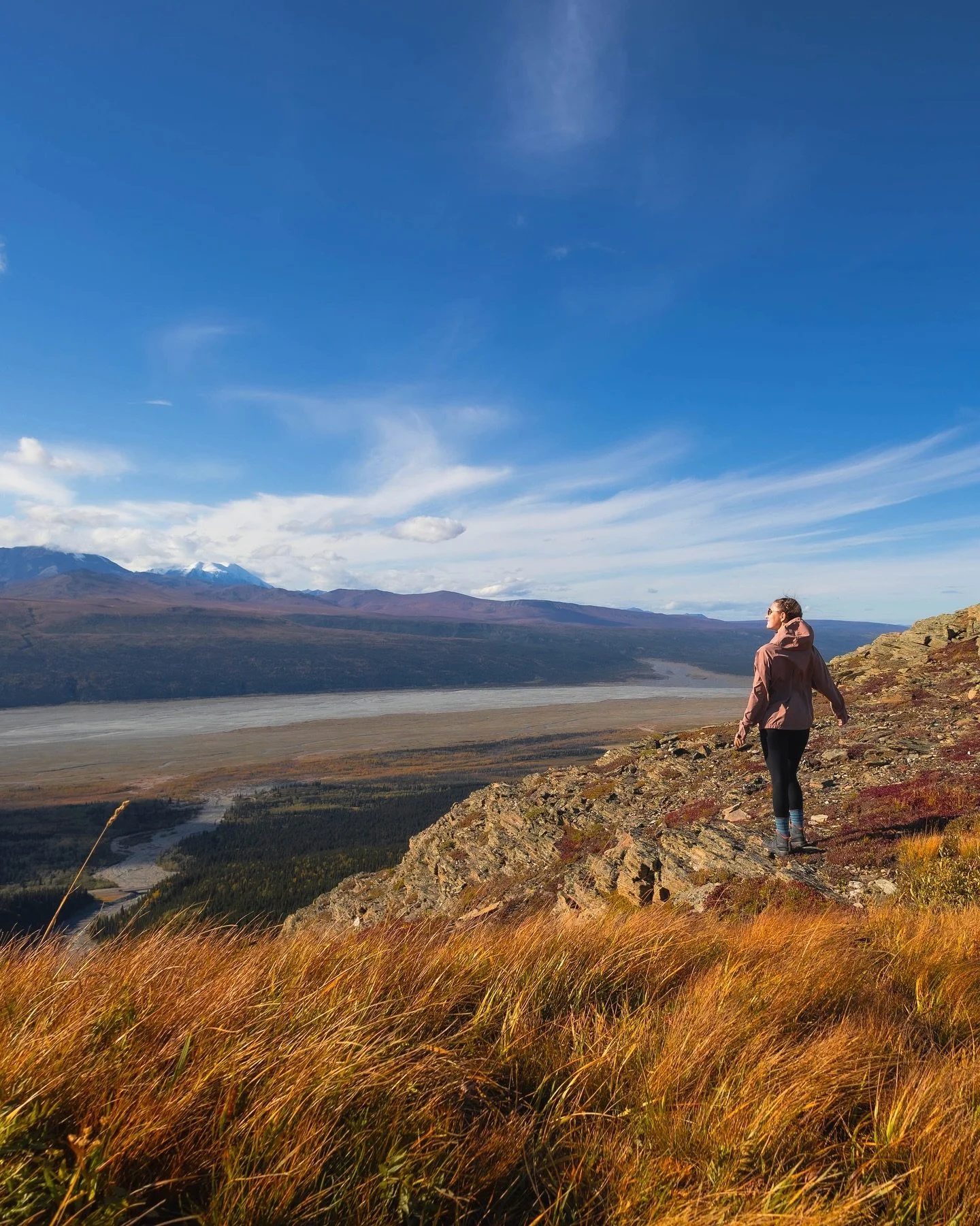 Being the cool, older sister is hard on the knees🤪