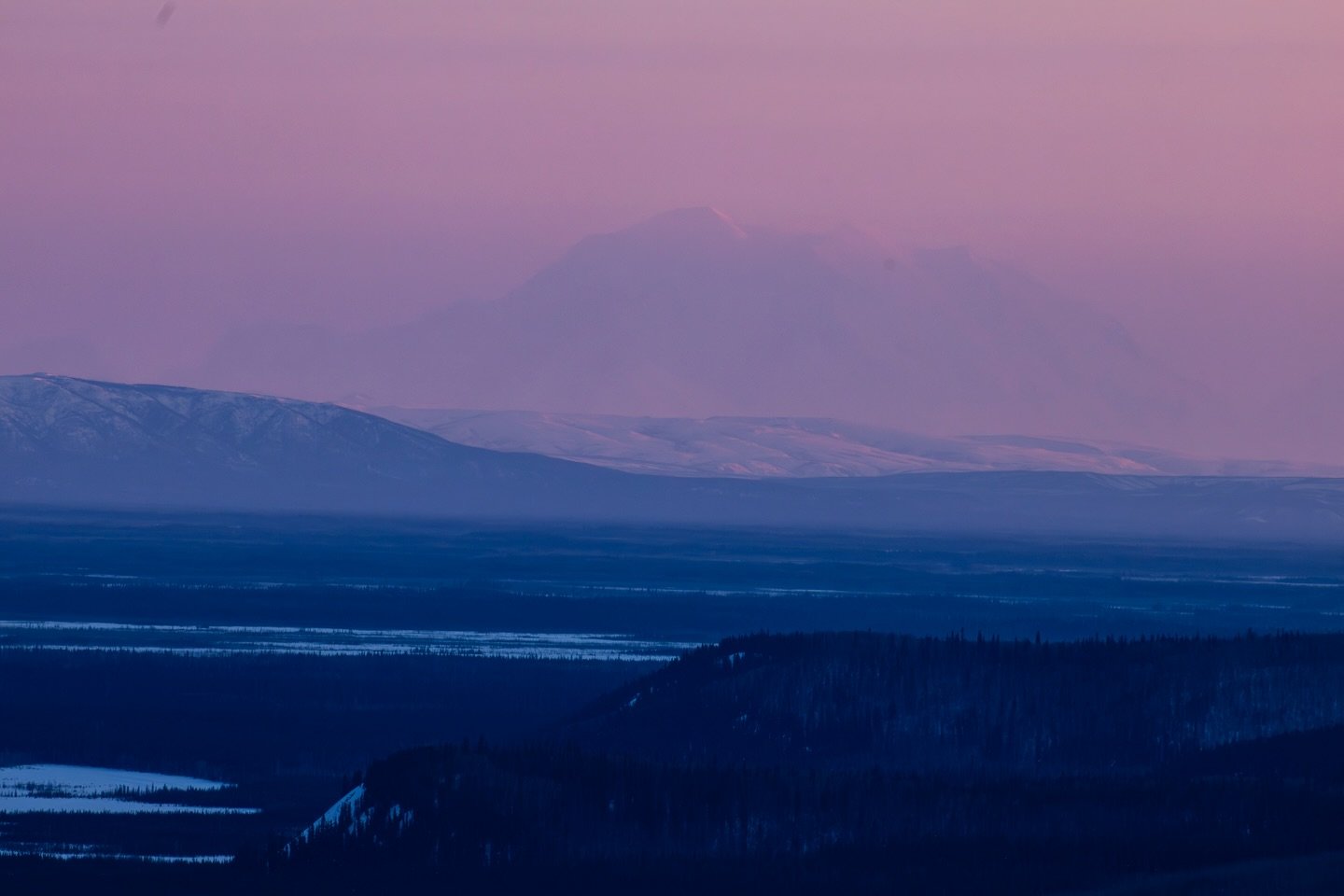 Things that make me happy: Denali at sunset, 13+ hours of daylight, and temperatures finally above zero☀️