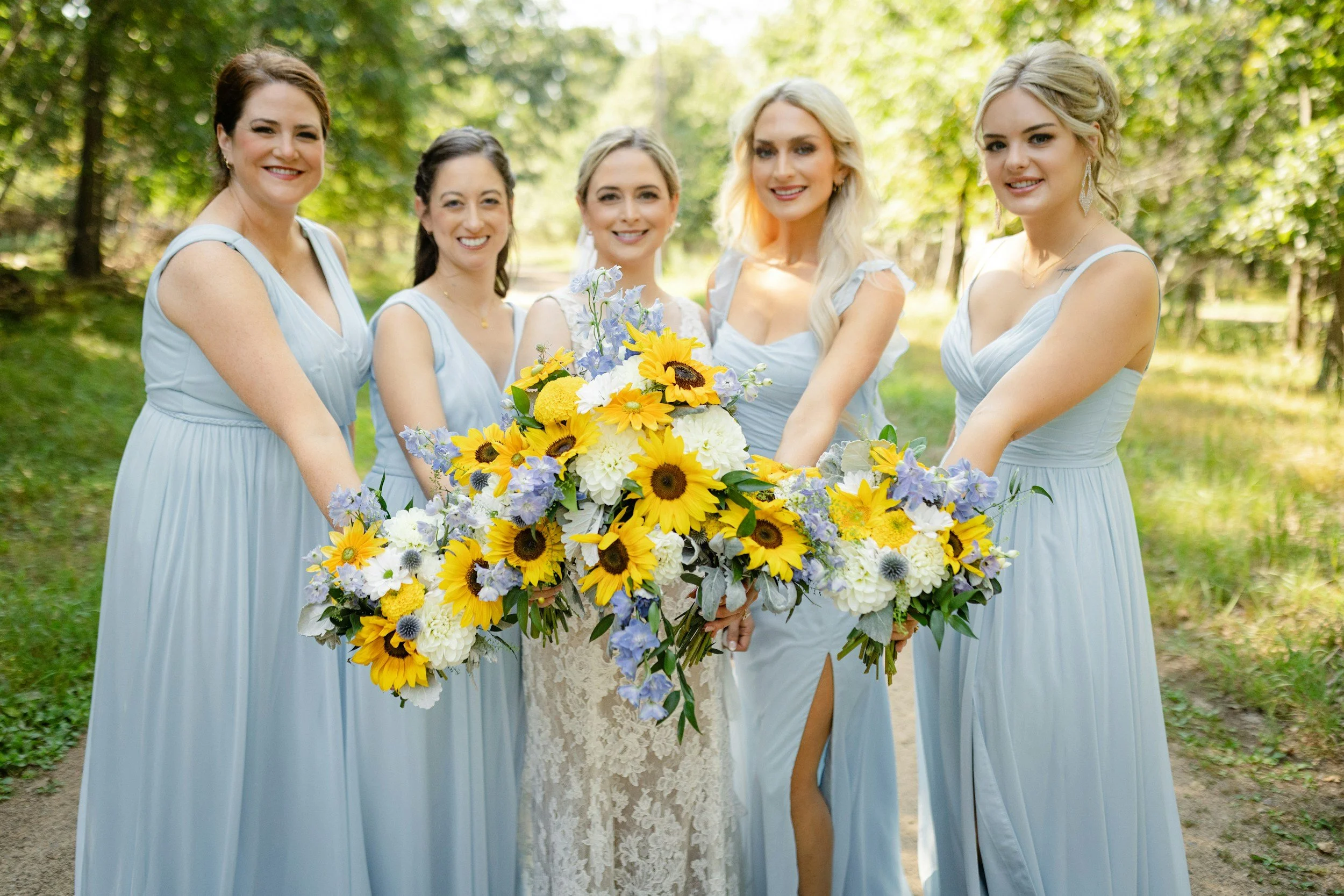 Bridle party ready with flowers, Bouquet