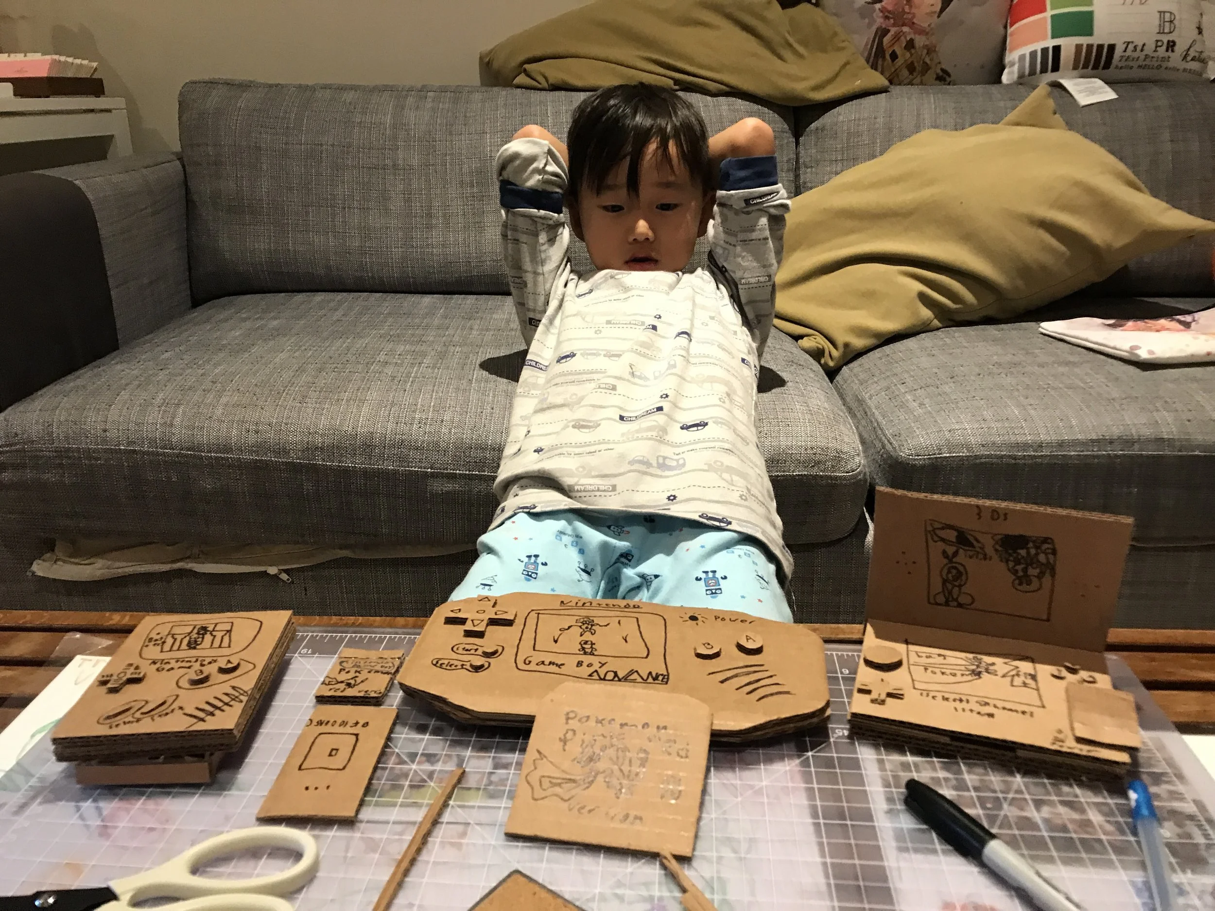 01-EarlyMaker-cardboard-console-collection-layout-age8.jpg